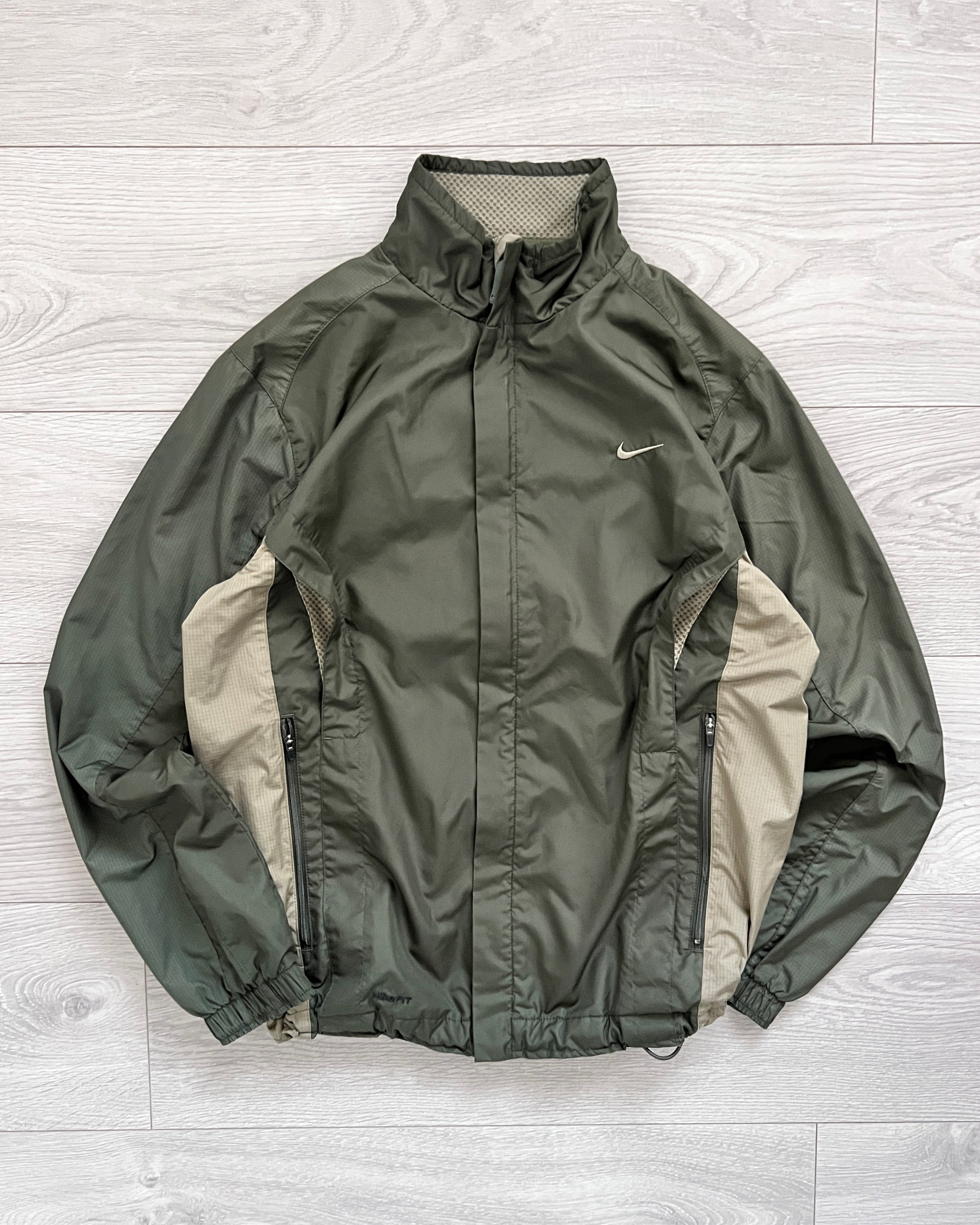 Nike 2000s Storm-Fit Vent Panelled Earth Jacket - Size S – NDWC0 Shop