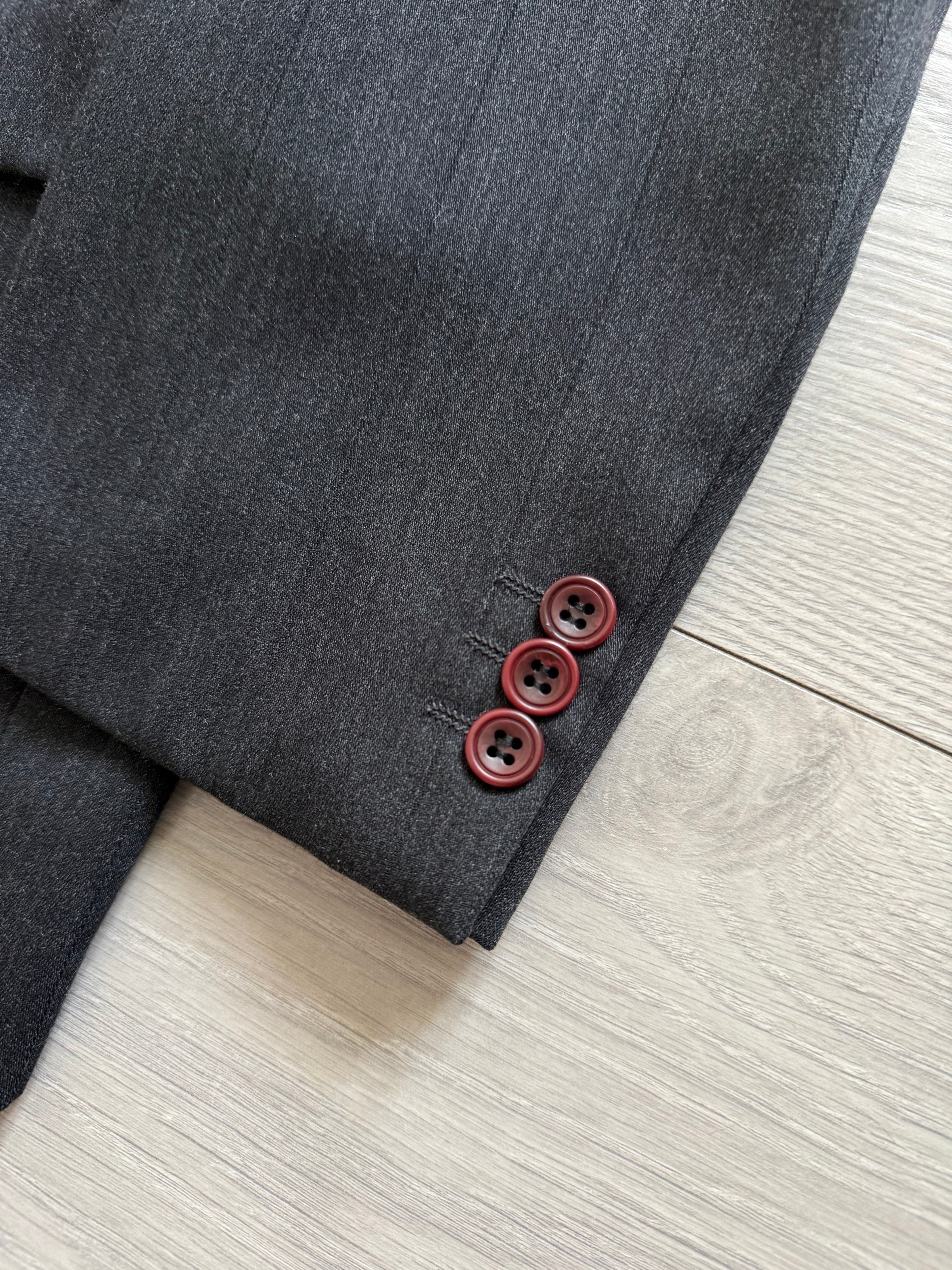 Louis Feraud Armani 1980s Peaked Lapel Double Breasted Pleated Pure New Wool Charcoal Grey Suit - Size XXL Jacket / 40" Waist