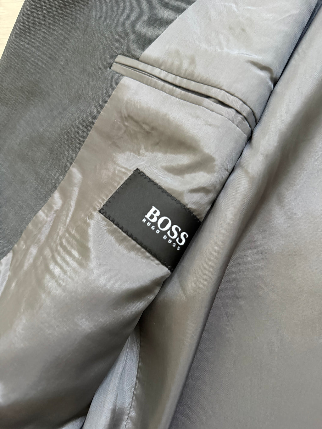Hugo Boss 1990s 'Sigma' 4B Pleated Wool Grey Suit - Size M Jacket / 32" Waist