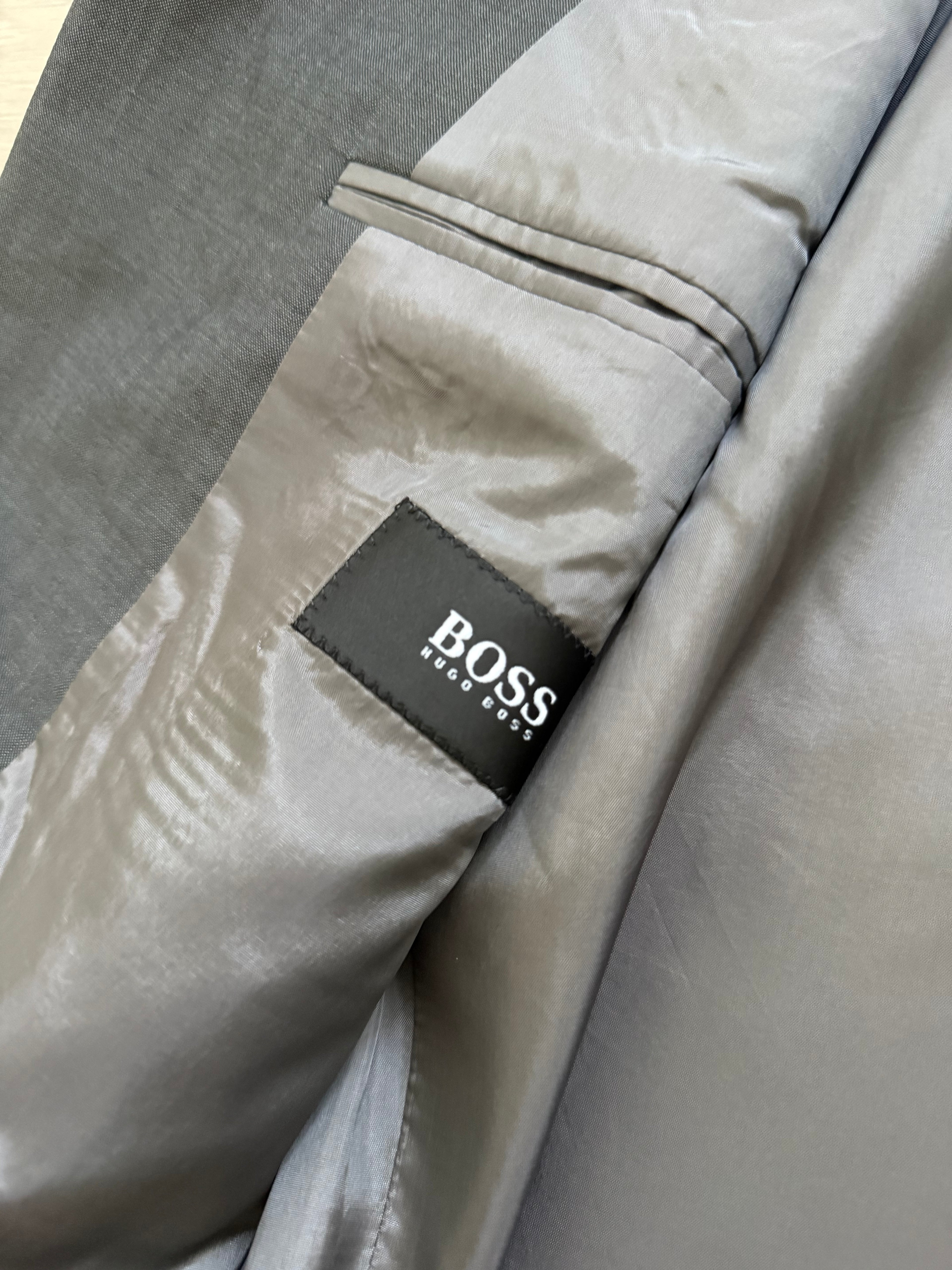 Hugo Boss 1990s 'Sigma' 4B Pleated Wool Grey Suit - Size M Jacket / 32" Waist