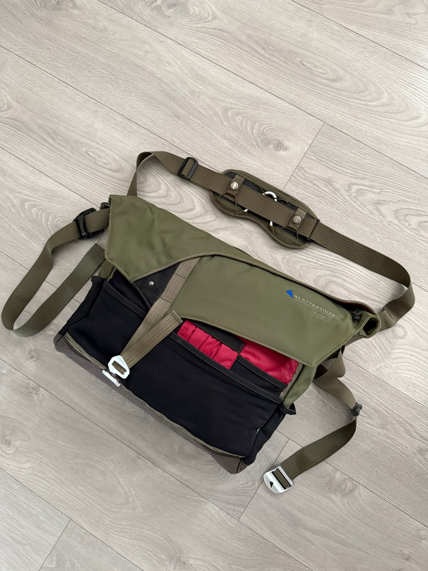 Klattermusen Fenja Technical Crossbody Bag