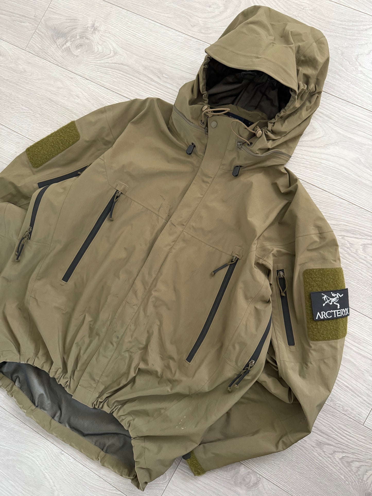 Arcteryx LEAF Alpha GEN 1 GoreTex Jacket Crocodile - Size XL