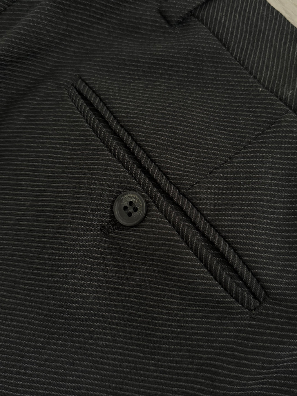Giorgio Armani 1980s Double Breasted Pleated Wool Suit Charcoal Grey New - Size L Jacket / 32" Waist