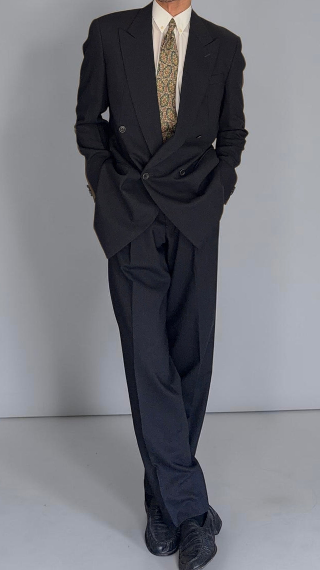 Armani 1990s Peaked Lapel Double Breasted Pleated Wool Suit Charcoal Grey - Size L Jacket / 33" Waist