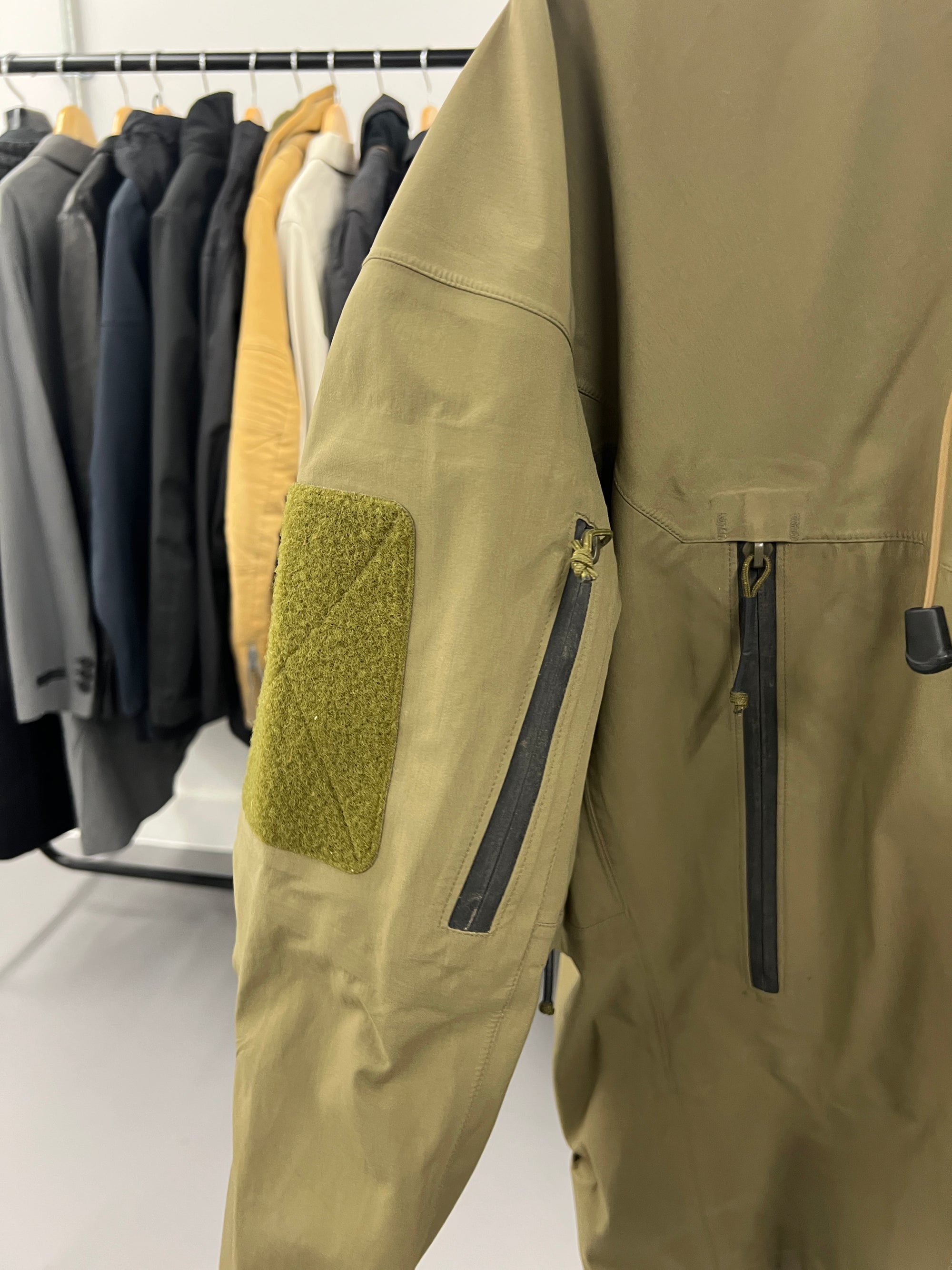 Arcteryx LEAF Alpha GEN 1 GoreTex Jacket Crocodile - Size XL