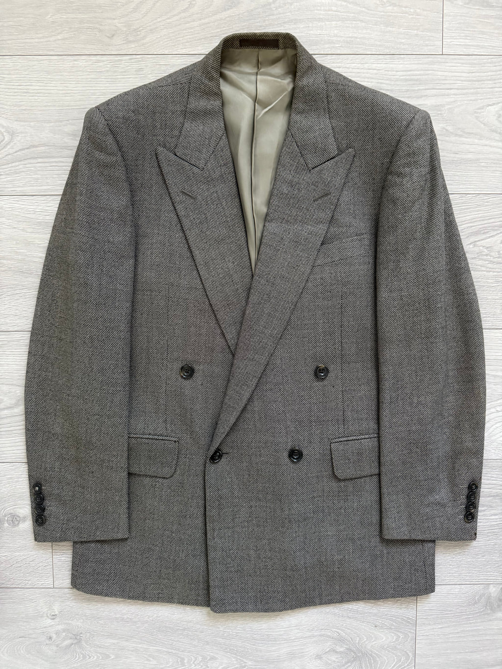 Burberry 1990s Peak Lapel Double Breasted Pleated Textured Taupe Grey Suit - Size M Jacket / 32" Waist