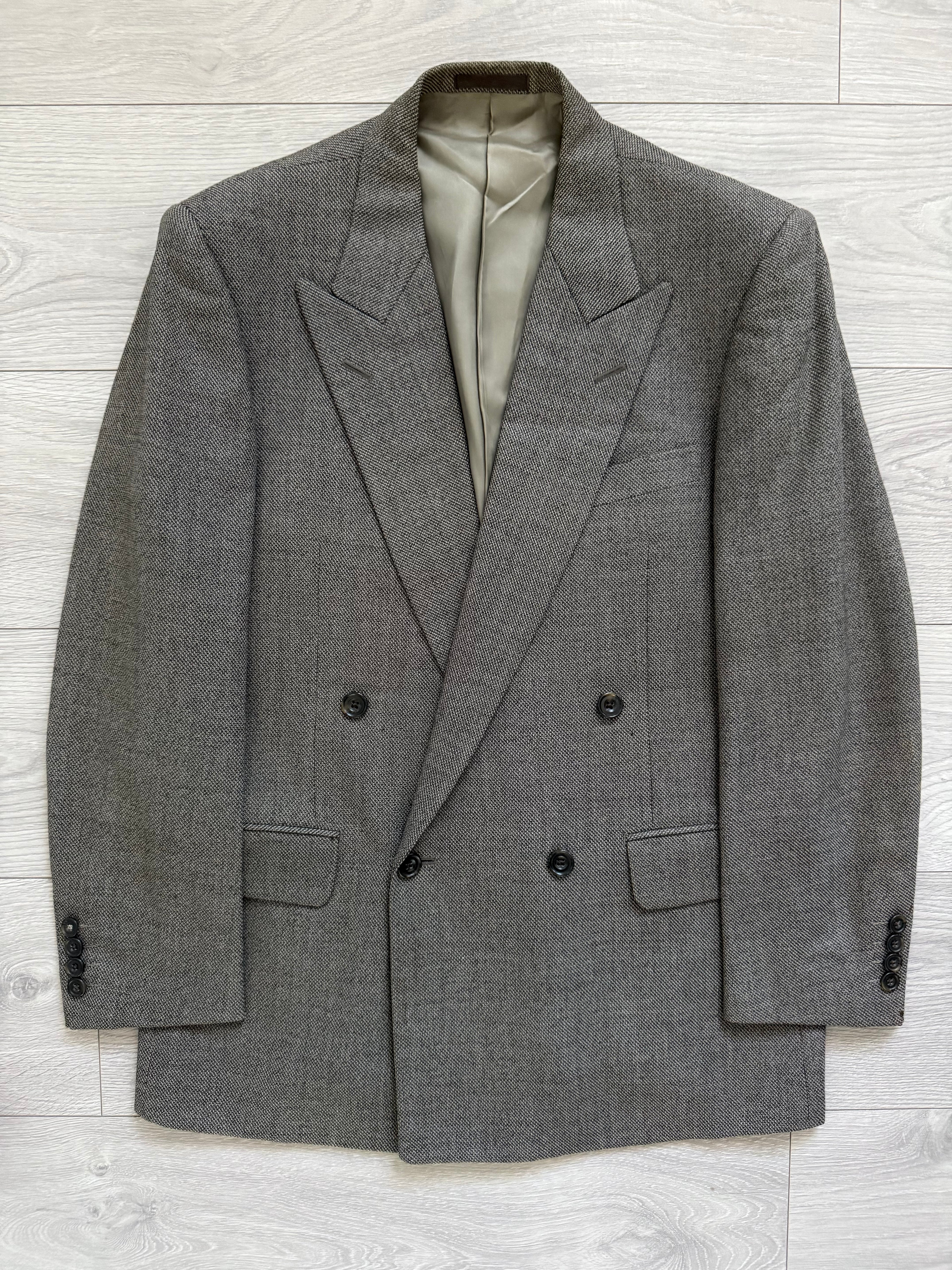 Burberry 1990s Peak Lapel Double Breasted Pleated Textured Taupe Grey Suit - Size M Jacket / 32" Waist