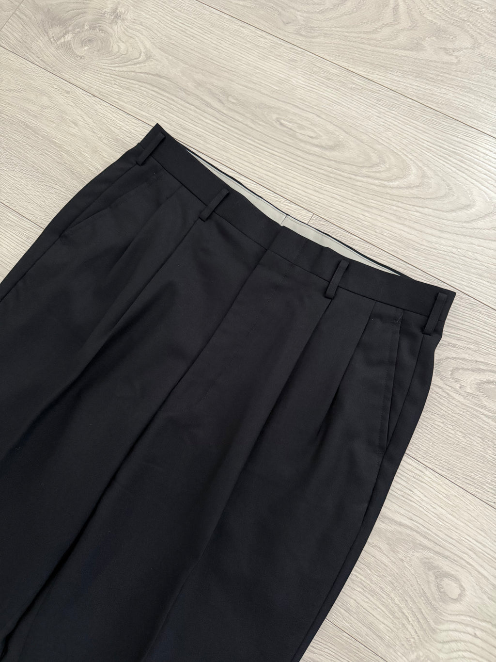 Le Chic Doremuil Fabric Pleated Wool Suit - Size L Jacket / 34" Waist