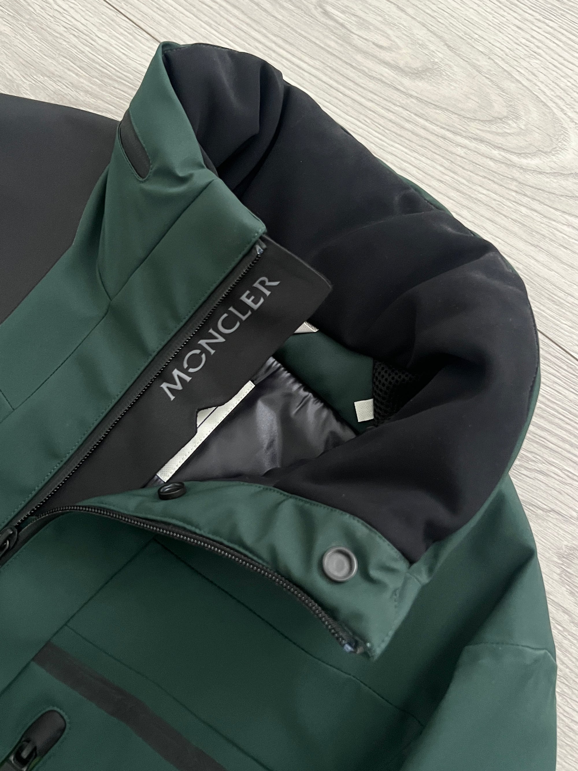Moncler Grenoble Carmaux Technical Waterproof Insulated Jacket - Size M