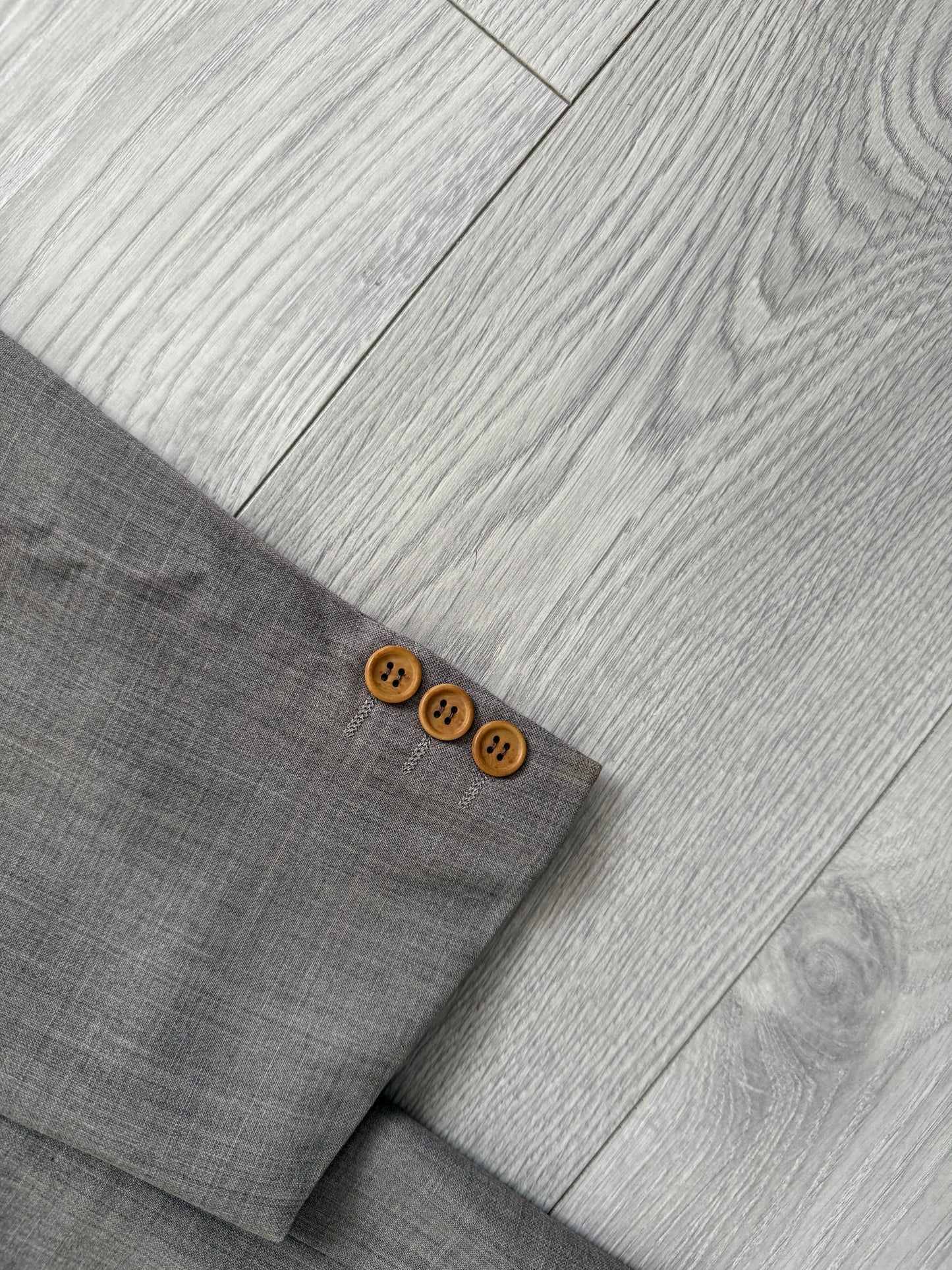 Giorgio Armani 1990s Pleated Wool Suit - Size L Jacket / 32" Waist