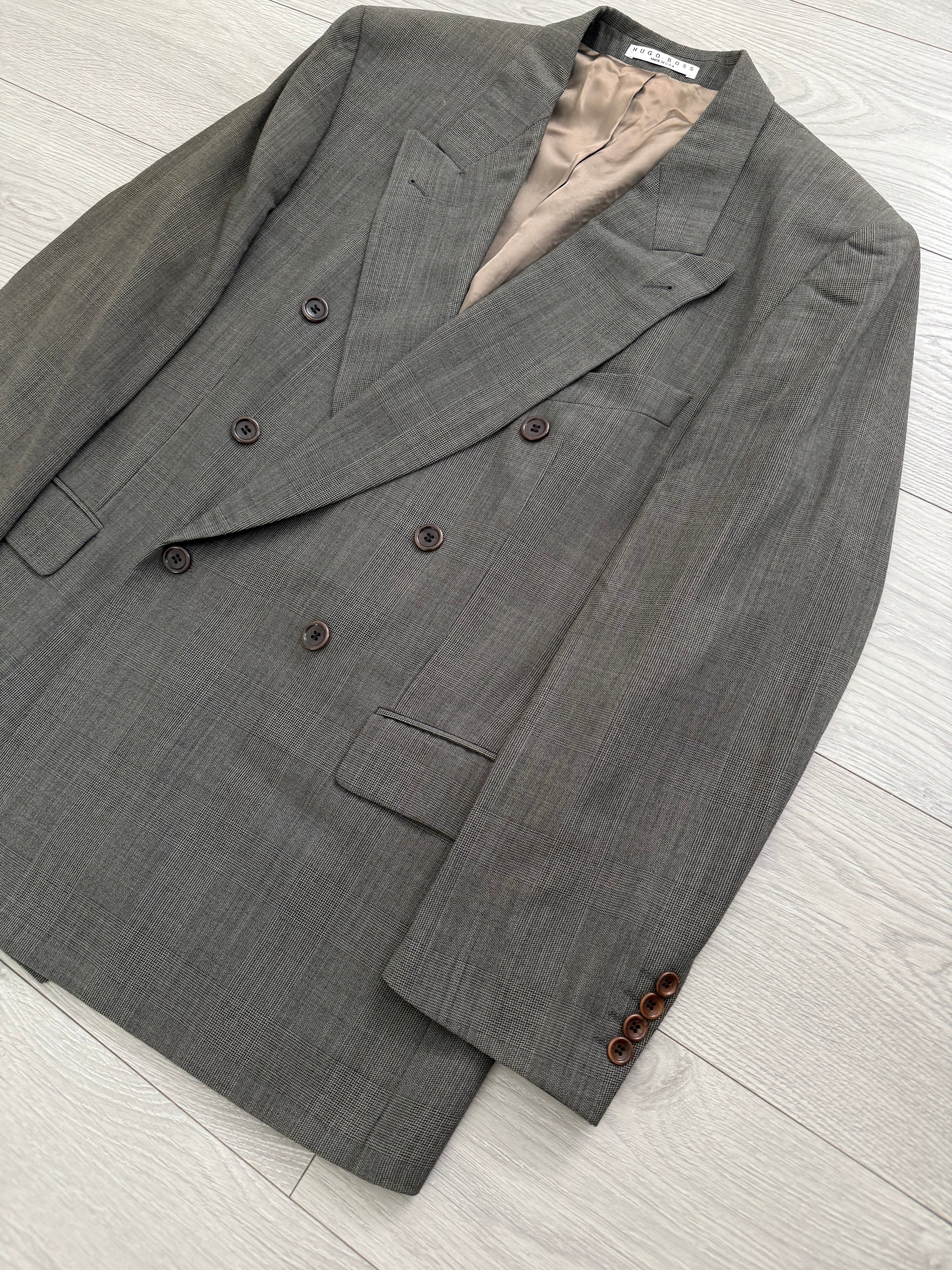 Hugo Boss 1980s 'Zeus' Peaked Lapel Double Breasted Pleated Wool Check Suit Greige - Size XL Jacket / 34" Waist