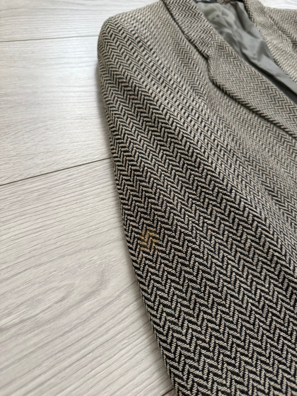 Emporio Armani SS1997 2B Herringbone Wool Sports Jacket Blazer - Size M