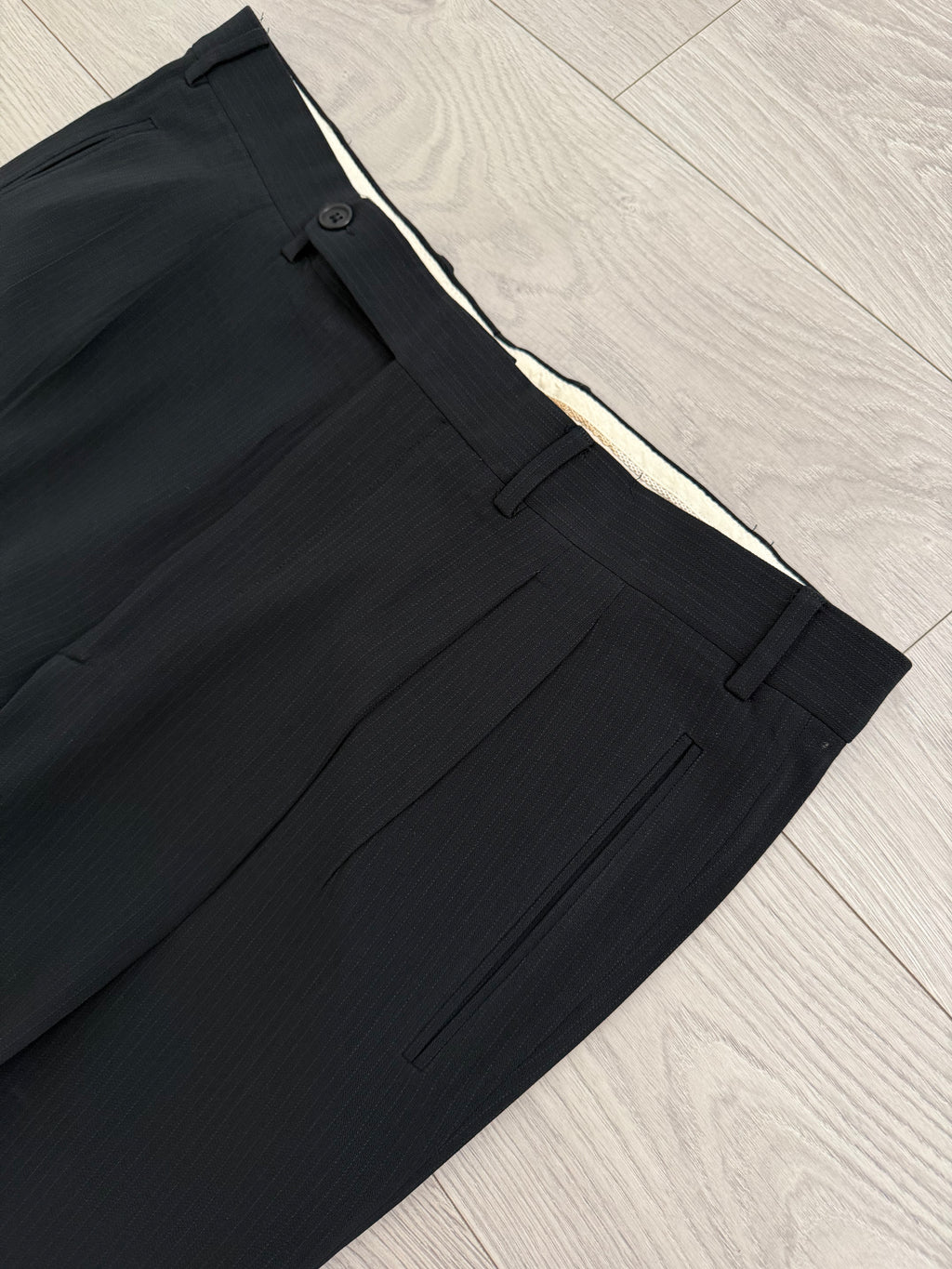 Giorgio Armani Black Label 1990s Peaked Lapel Double Breasted Pleated Wool Suit - Size XXXL Jacket / 40" Waist