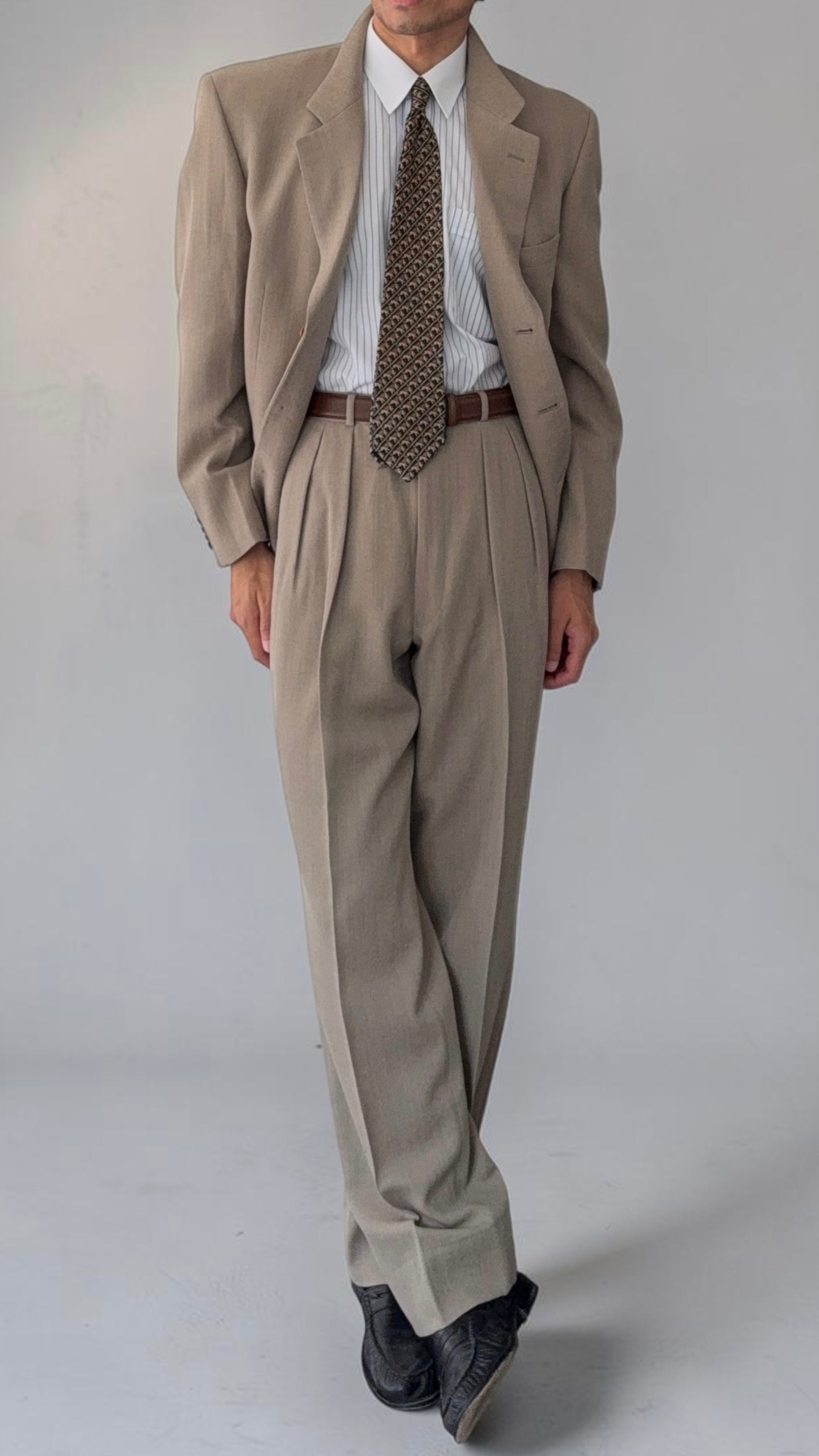 Paul Smith 1990s 3B Double Pleat Crepe Weave Wool Suit Stone Beige - Size L Jacket / 31" Waist