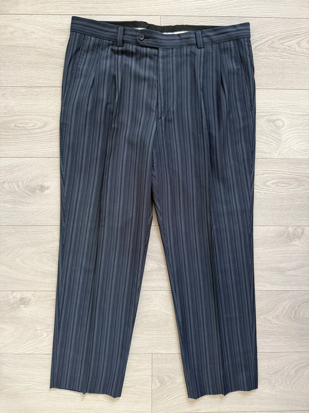 Versace 1980s Notch Lapel Double Breasted Wool Mohair Pleated Striped Suit - Size XXL Jacket / 38" Waist