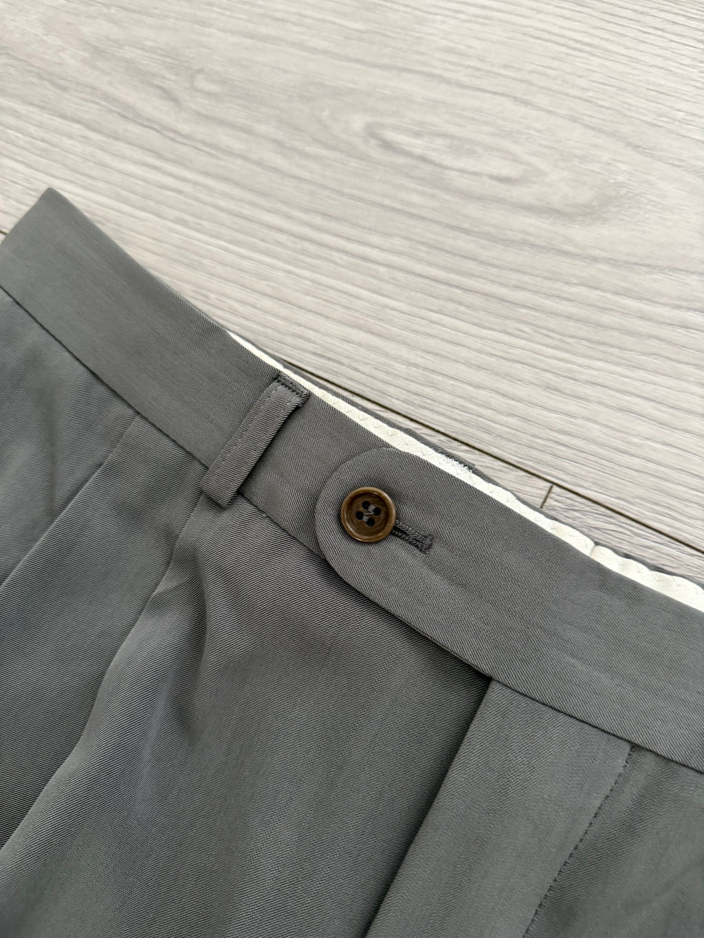 Hugo Boss 1980s 'Al Capone' Peaked Lapel Double Breasted Pleated Wool Silk Suit - Size XXL Jacket / 36" Waist