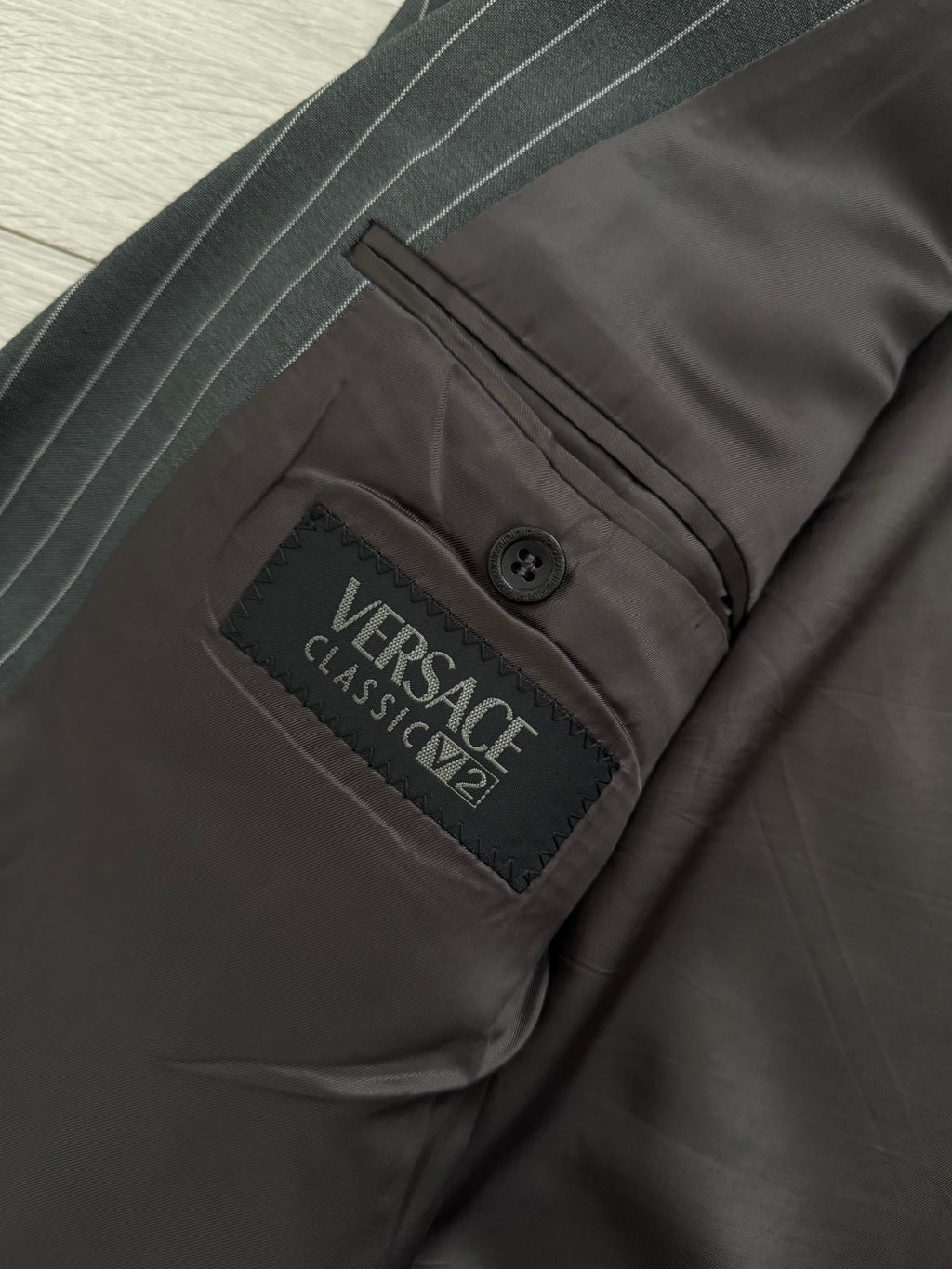 Versace 1980s Notch Lapel Double Breasted Pleated Wool Striped Grey Suit - Size L Jacket / 34" Waist