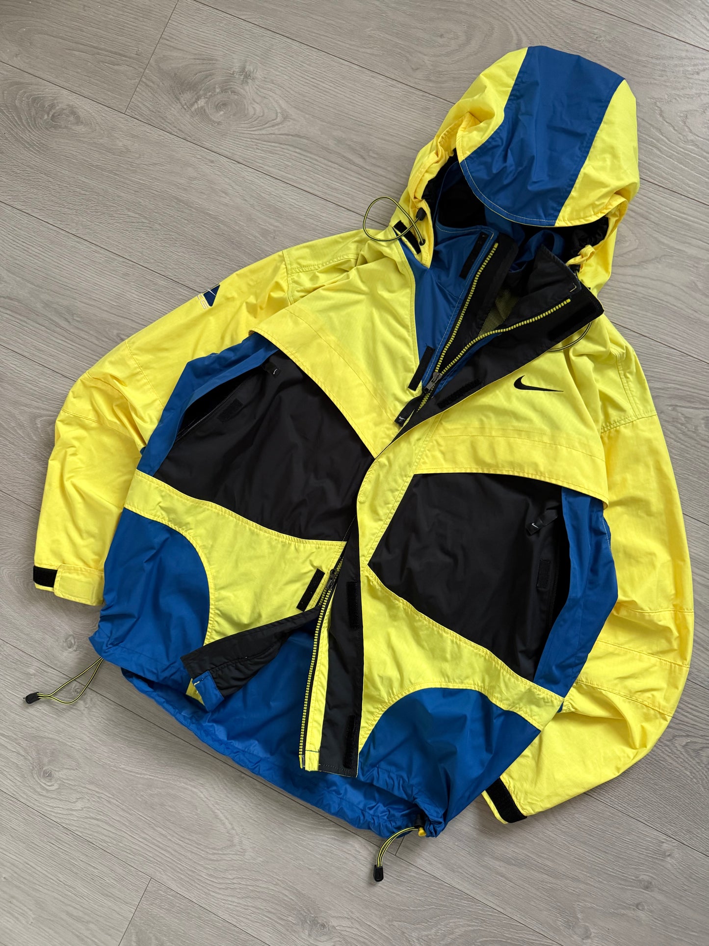 Nike ACG 00s Lungs Era Waterproof Packable Jacket - Size XXL