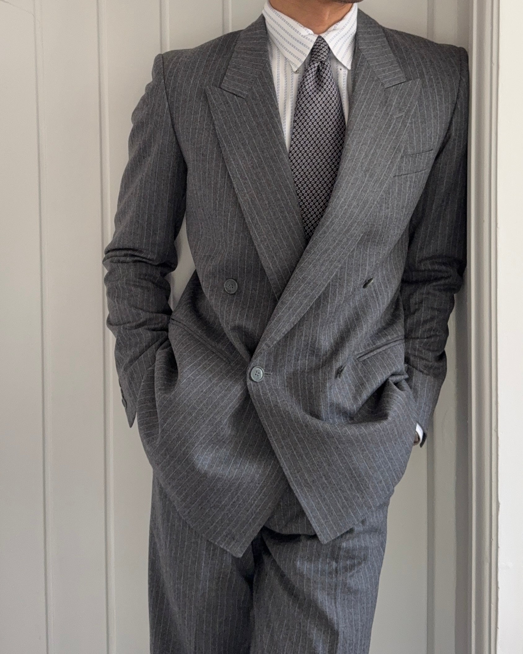 Vintage 1980s Double Breasted Peaked Lapel Pleated Merino Wool Grey Suit & Armani Tie - Size S Jacket / 30" Waist