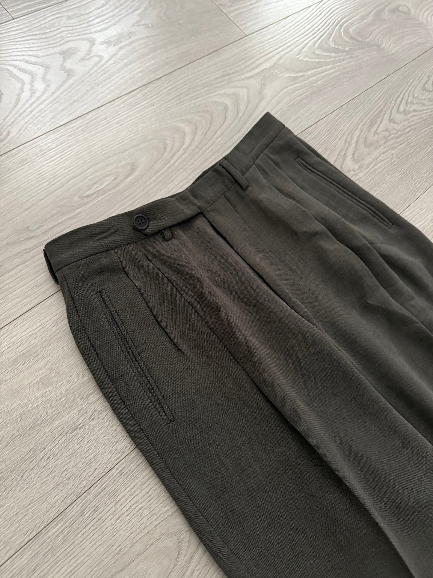 Giorgio Armani 1990s Brown Pleated Wool Suit - Size M Jacket / 32" Waist