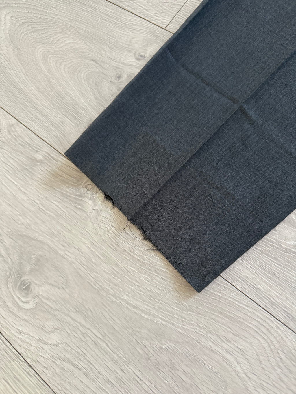 Hugo Boss 1990s 'Akropolis' 2B Zegna Fabric Pleated Wool Grey Suit - Size M Jacket / 32" Waist