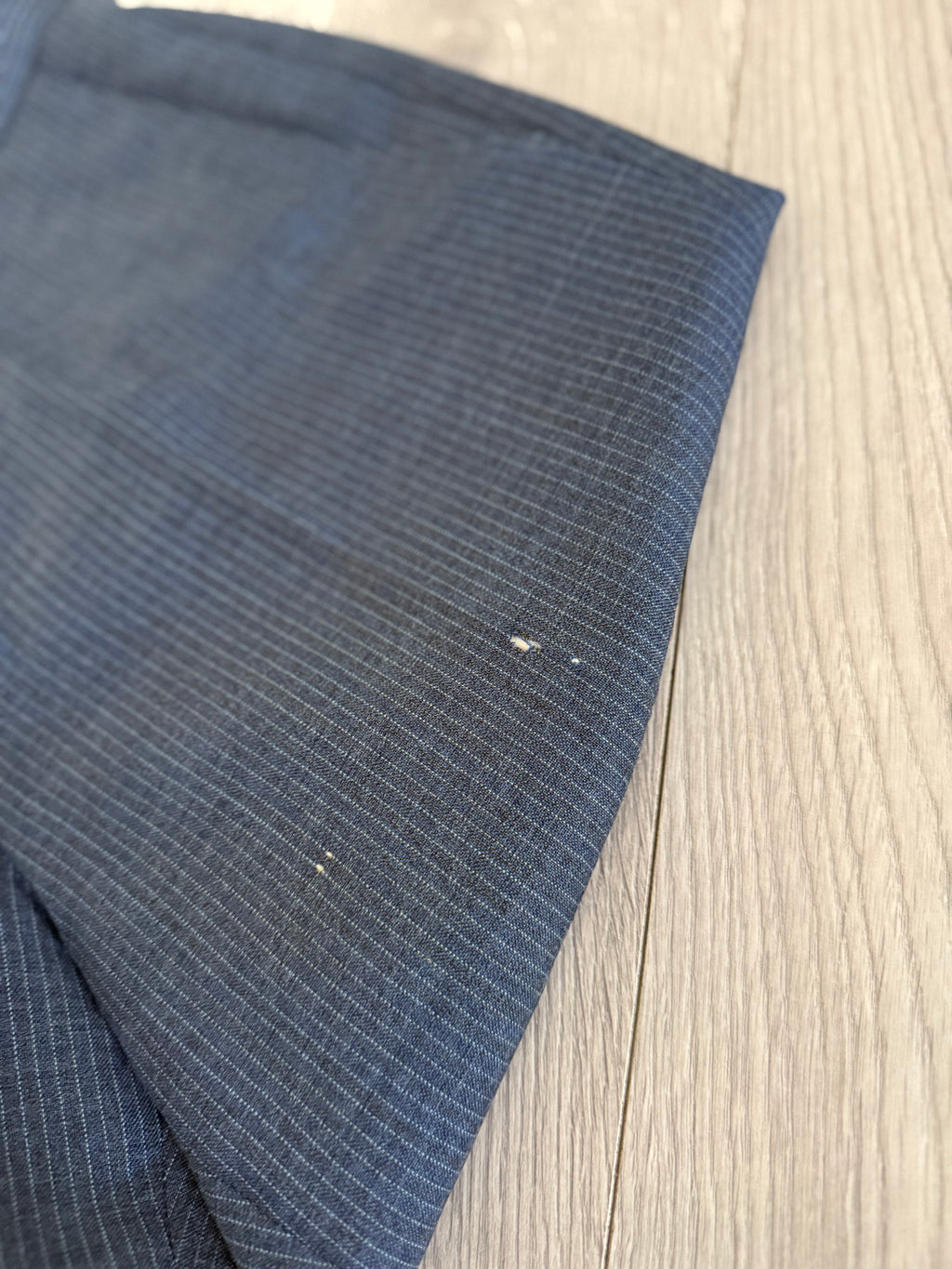 Armani 2000s 2B Pinstripe Pleated Wool Suit - Size S Jacket / 31" Waist