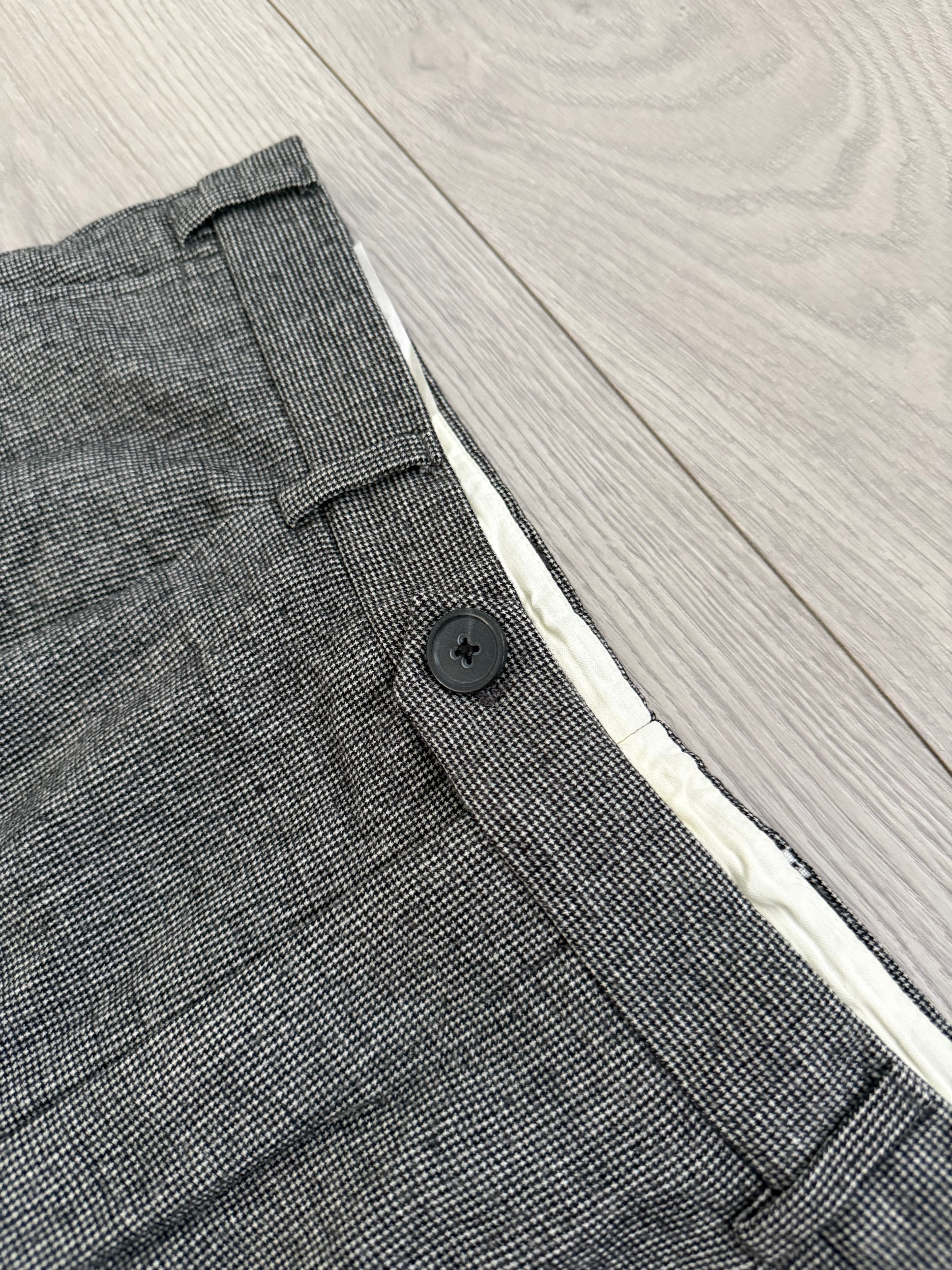 Armani 2000s Pleated Grey Wool Pants - Size 34" Waist