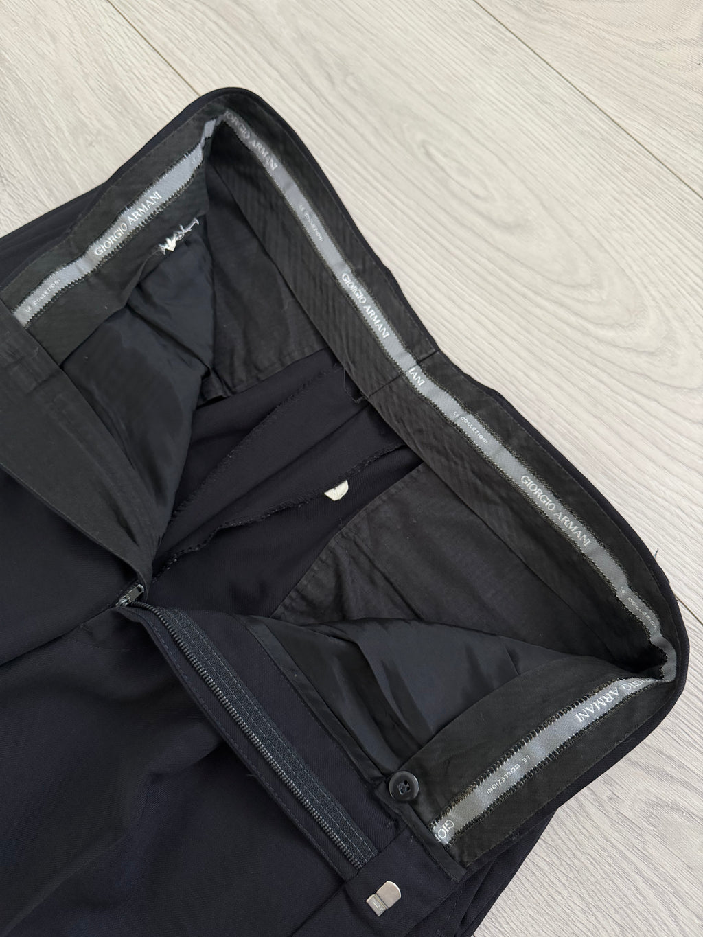 Giorgio Armani 1980s 2B Double Pleat Lightweight Navy Wool Suit - Size M Jacket / 32" Waist
