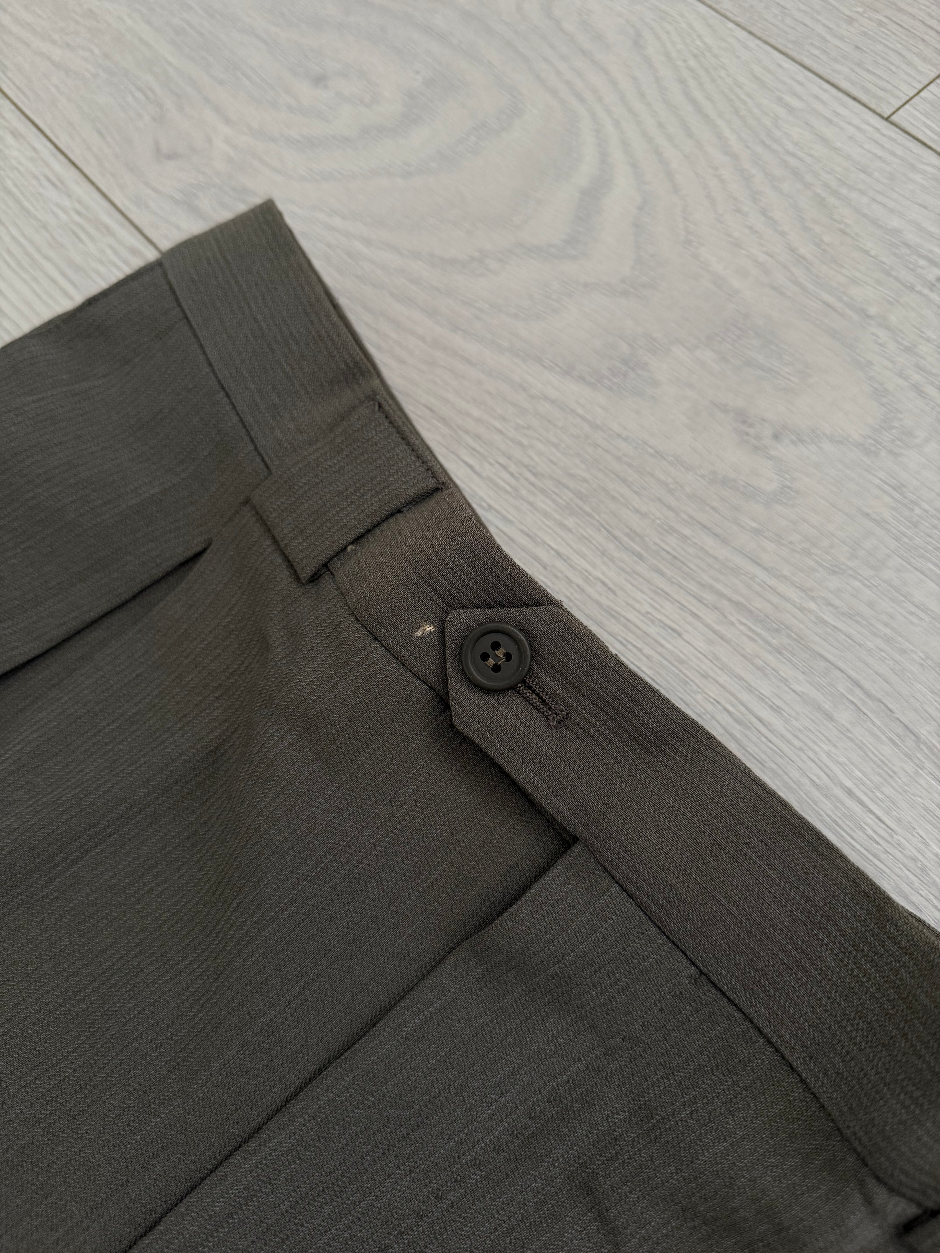 Giorgio Armani 1980s Taupe Charcoal Peaked Lapel Double Breasted Ribbed Weave Pleated Wool Suit - Size XL Jacket / 32" Waist