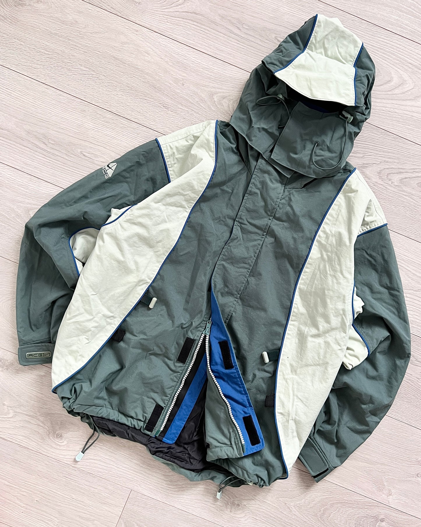 Nike ACG 00s Lungs Era Waterproof Technical Panelled Jacket - Size XL