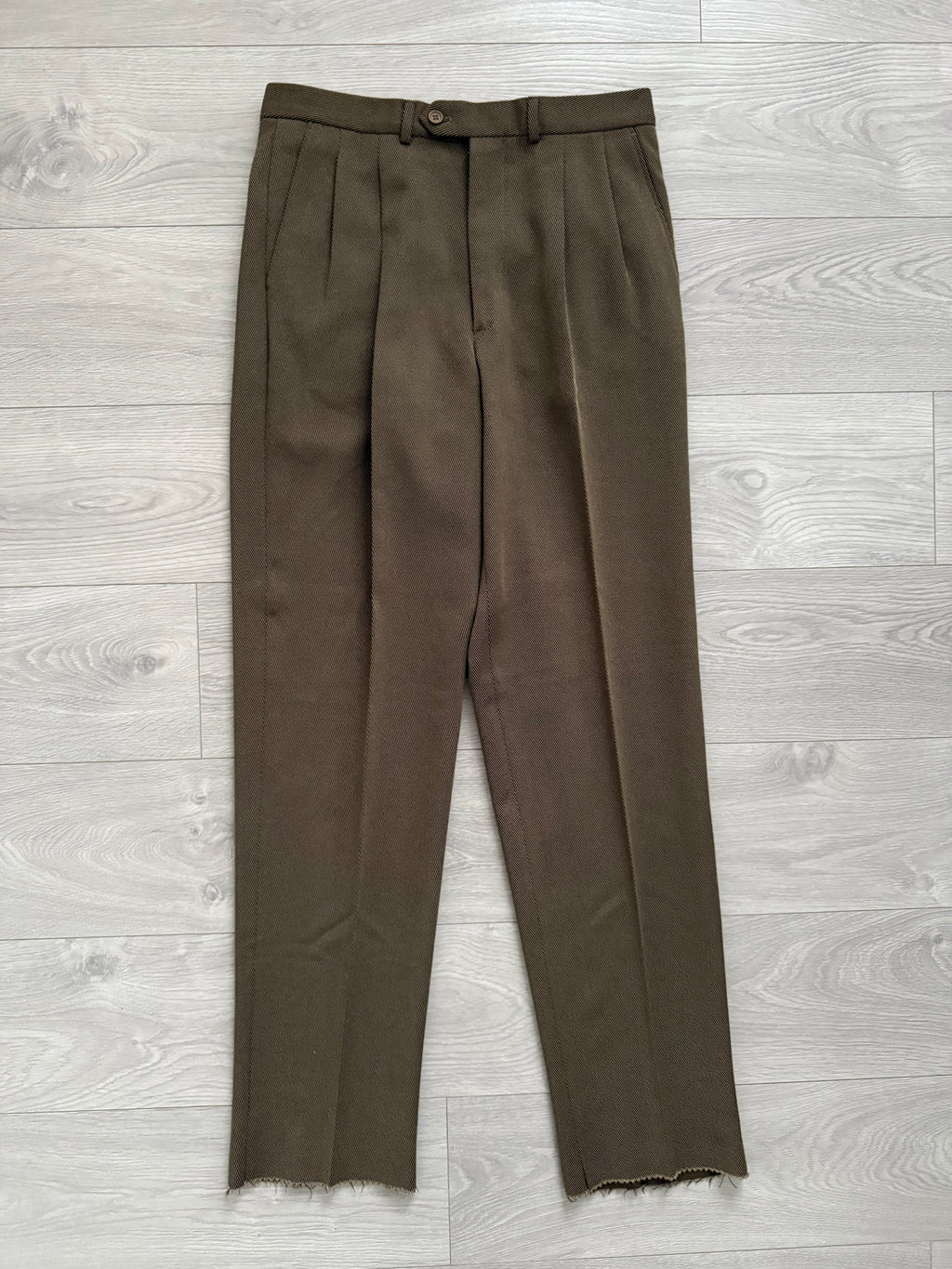 Giorgio Armani 1980s Double Breasted Pleated Wool Suit Taupe Brown New - Size L Jacket / 32" Waist