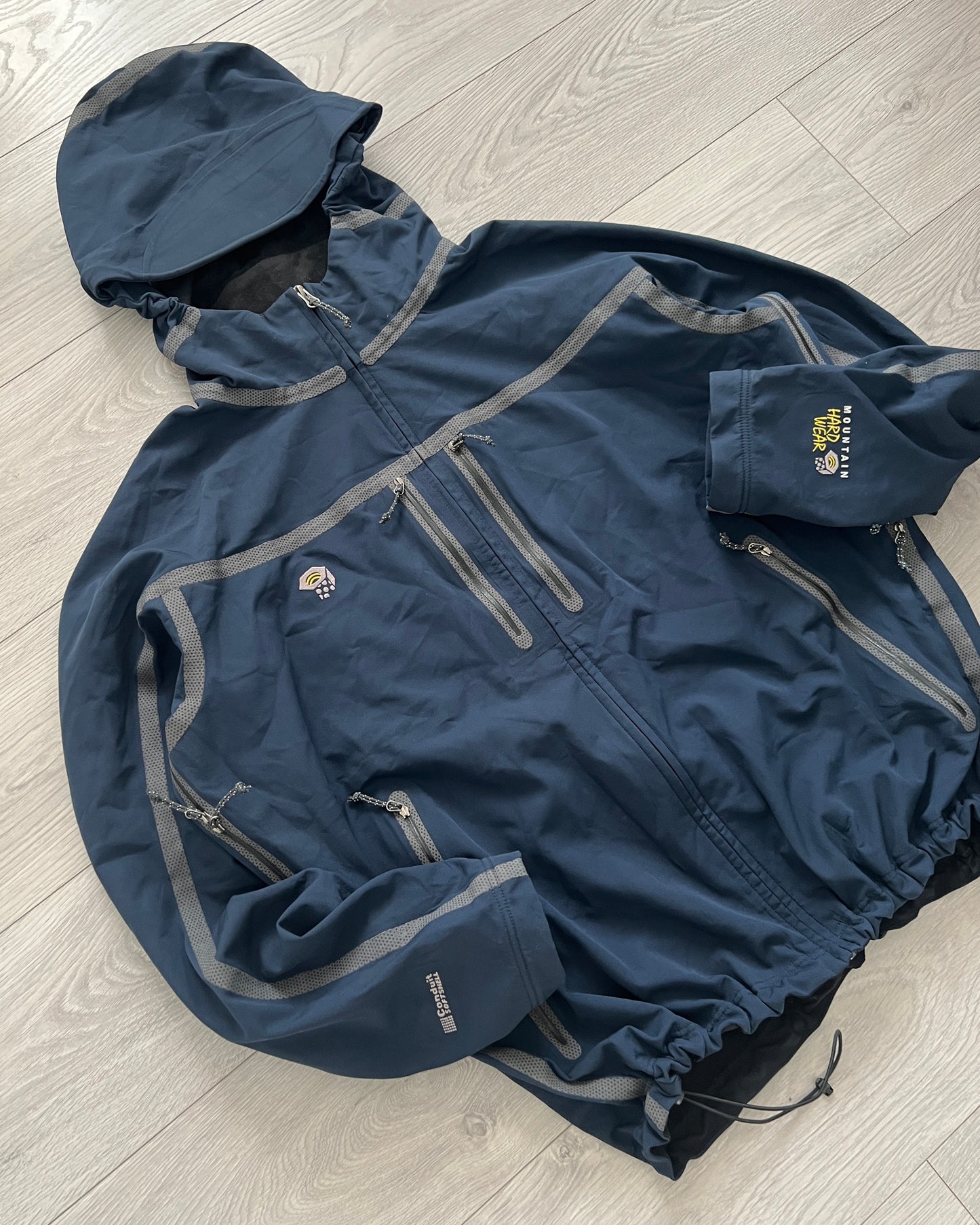 Mountain Hardwear 00s Taped Seam Conduit Softshell Jacket