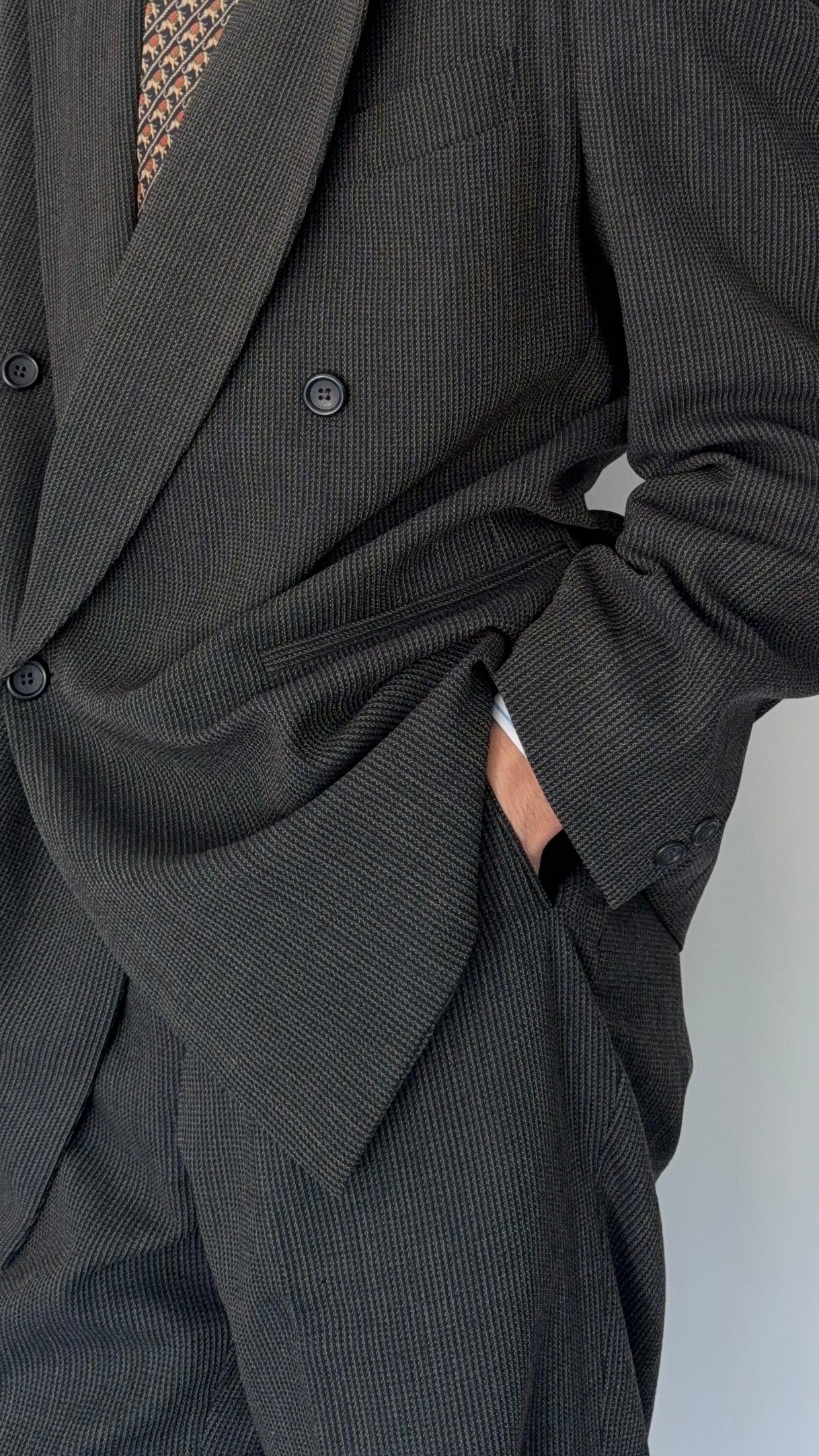 Vintage 1980s Peaked Lapel Double Breasted Pleated Wool Textured Grey Suit - Size XL Jacket / 36" Waist