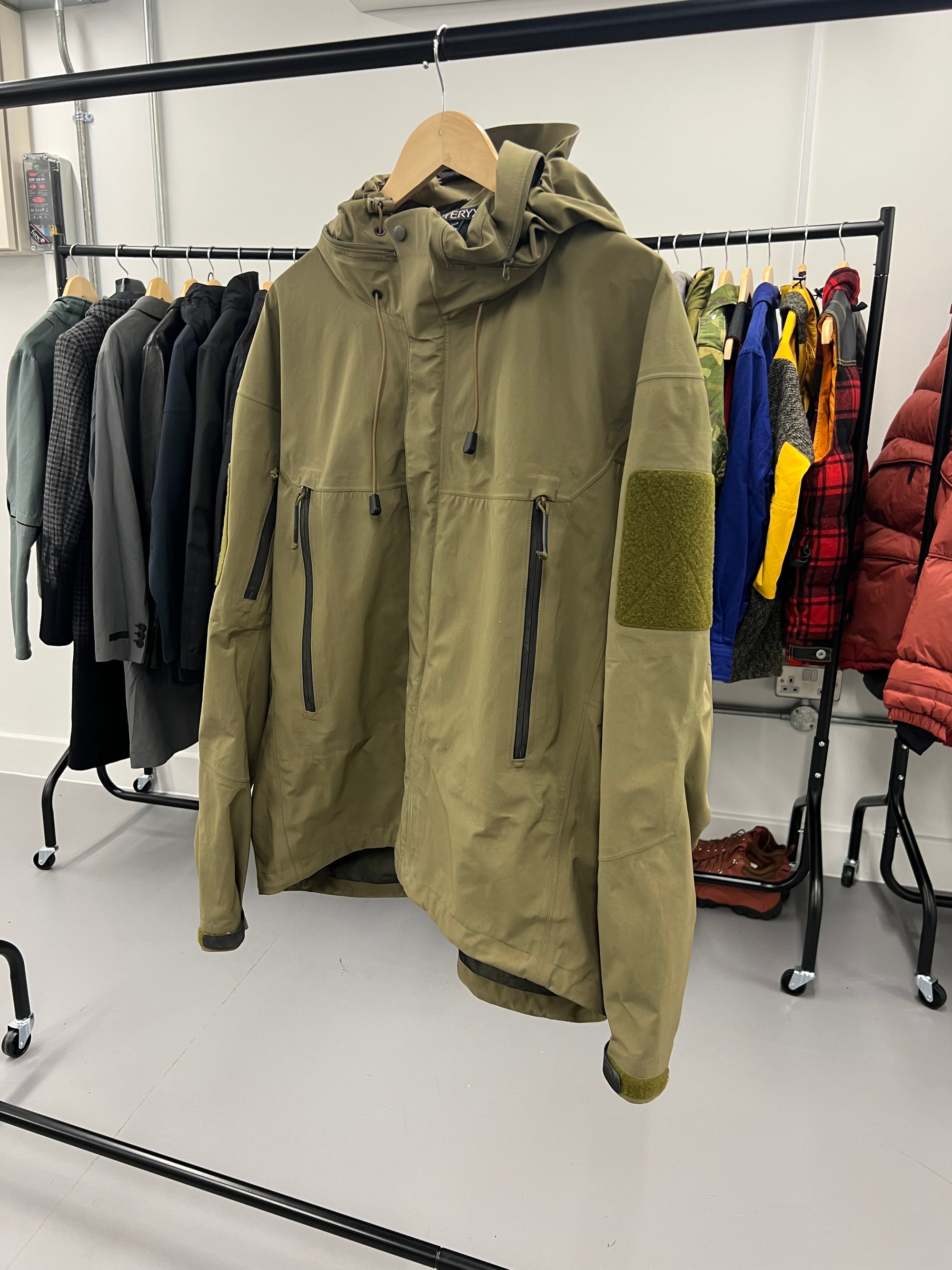 Arcteryx LEAF Alpha GEN 1 GoreTex Jacket Crocodile - Size XL