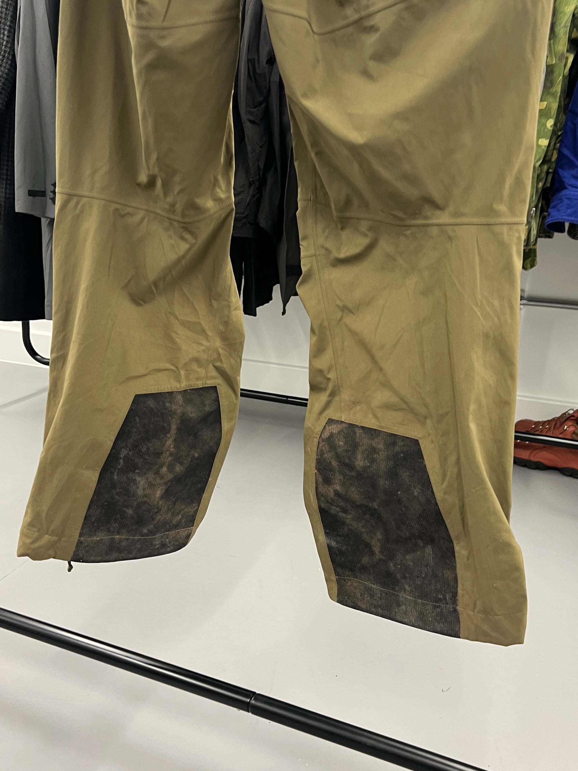 Arc'teryx LEAF Alpha Gen 1 Gore-Tex Pro Pants in Crocodile - Size XL