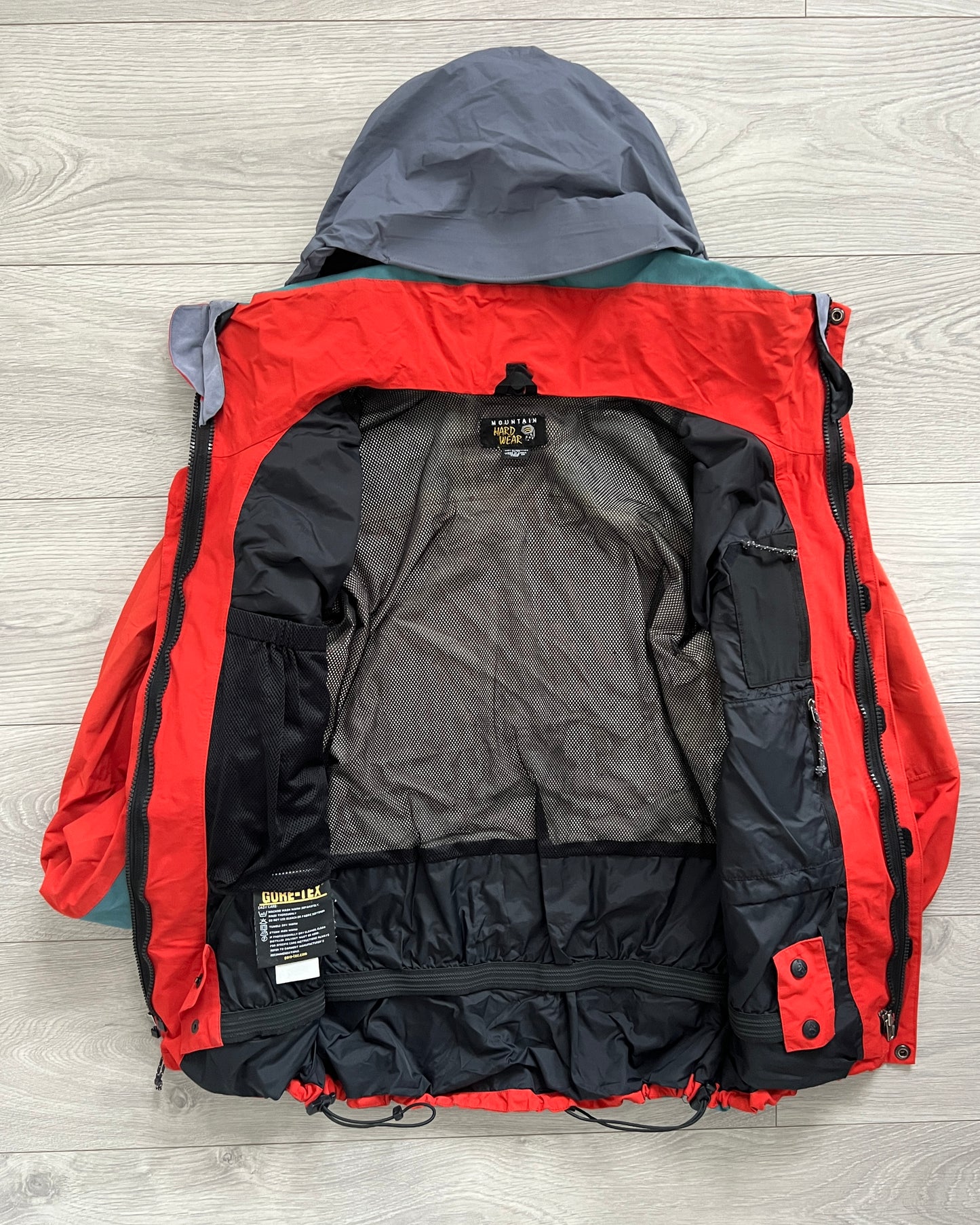 Mountain Hardwear 00s Goretex XCR Tech Panelled Jacket - Size M
