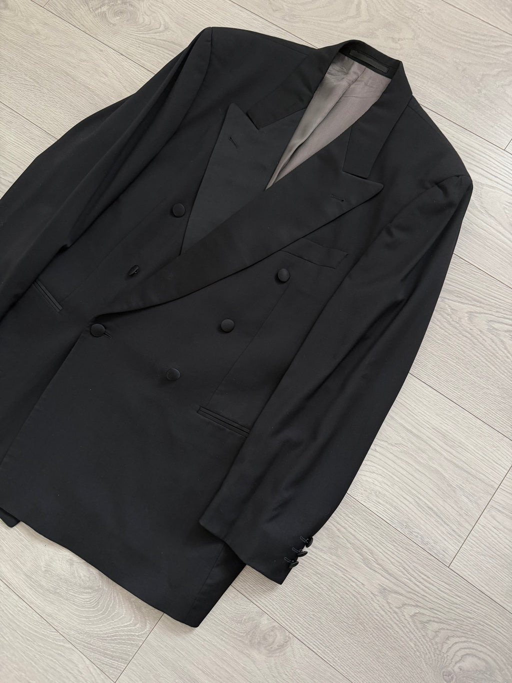 Hugo Boss 1990s Super 110s Tuxedo Double Breasted Pleated Wool Suit - Size XXL Jacket / 38" Waist