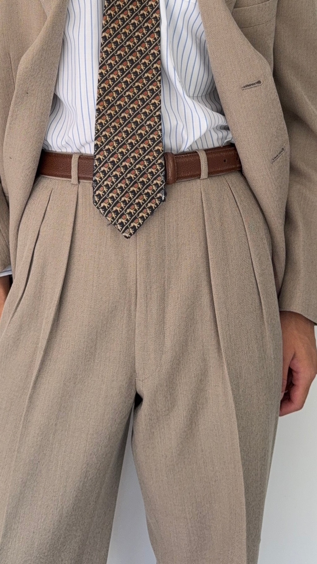 Paul Smith 1990s 3B Double Pleat Crepe Weave Wool Suit Stone Beige - Size L Jacket / 31" Waist
