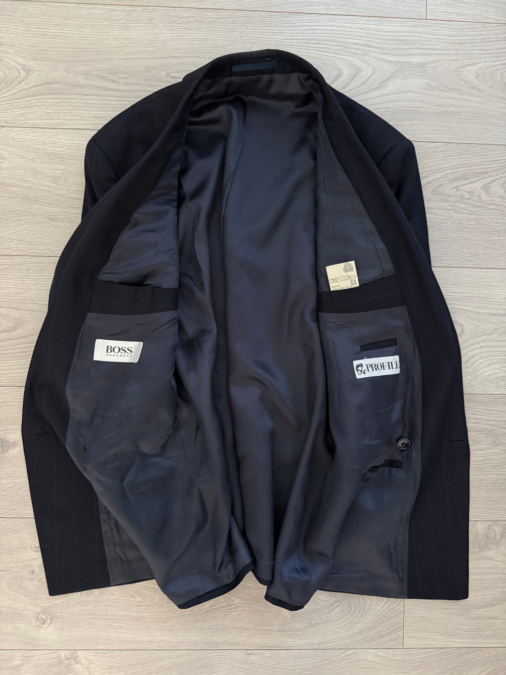 Hugo Boss 1980s 'Mitford' Peaked Lapel Double Breasted Pleated Wool Suit - Size M Jacket / 32" Waist
