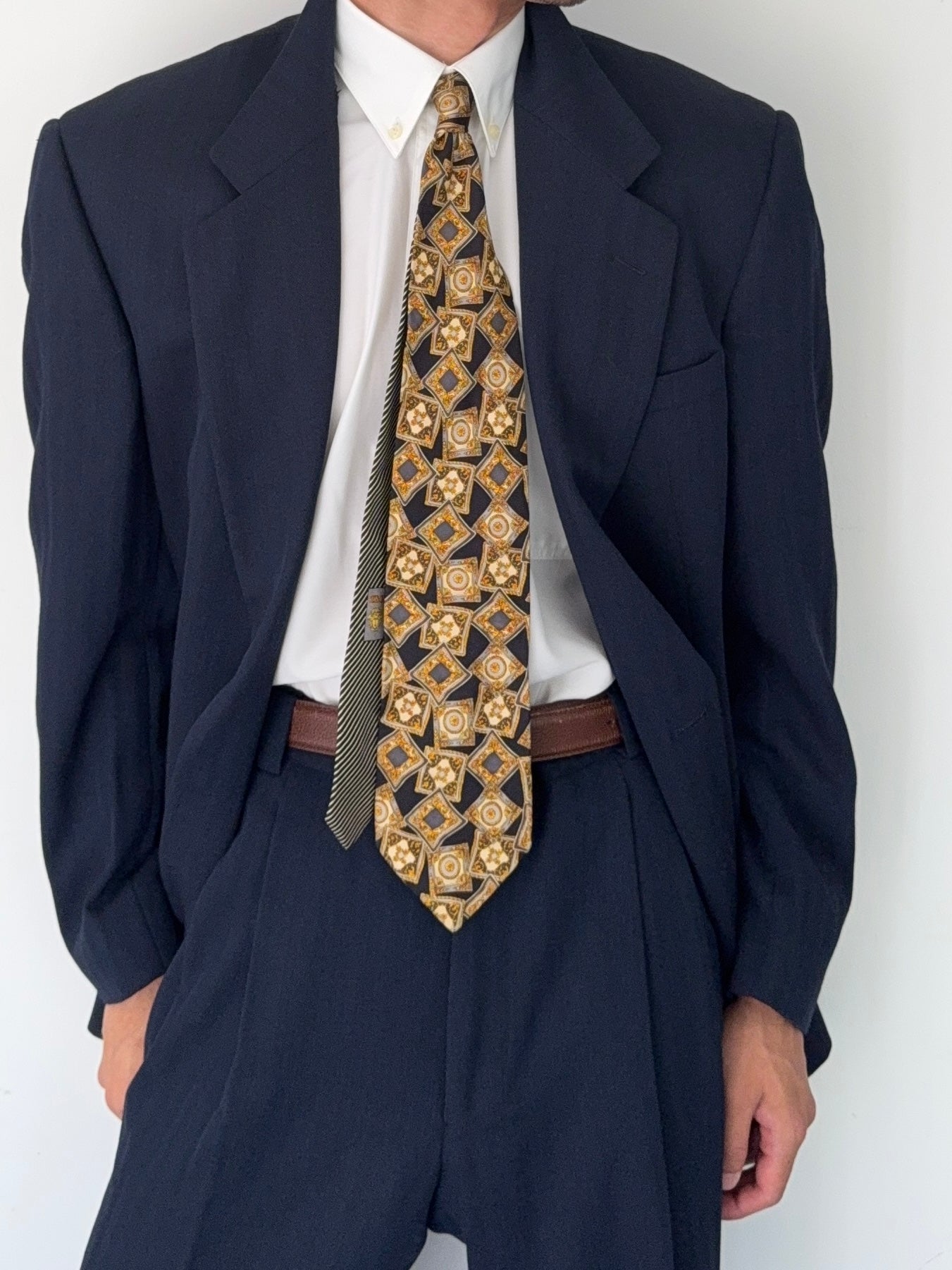 Versace 1980s 2B Double Pleat Herringbone Wool Navy Suit - Size XL Jacket / 36" Waist