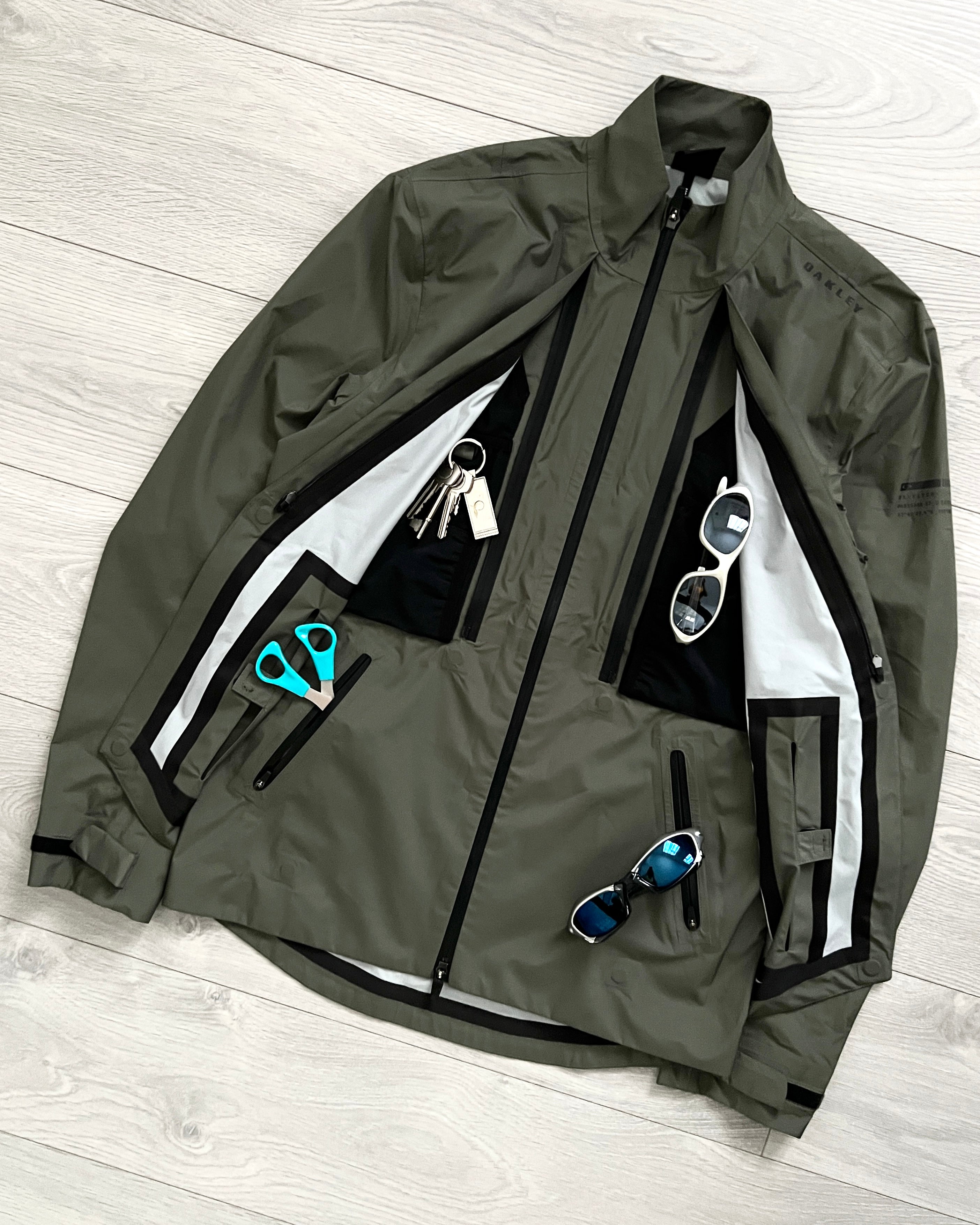 Oakley 2017 Magnetic Latch Stealth Jacket - Size S