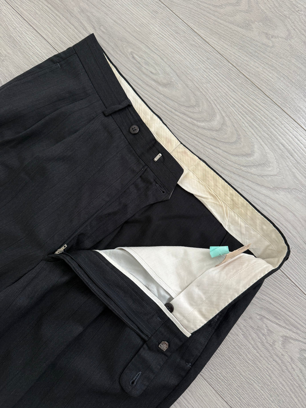 Hugo Boss 1980s 'Al Capone' Double Breasted Pleated Wool Cashmere Suit - Size XXL Jacket / 36" Waist