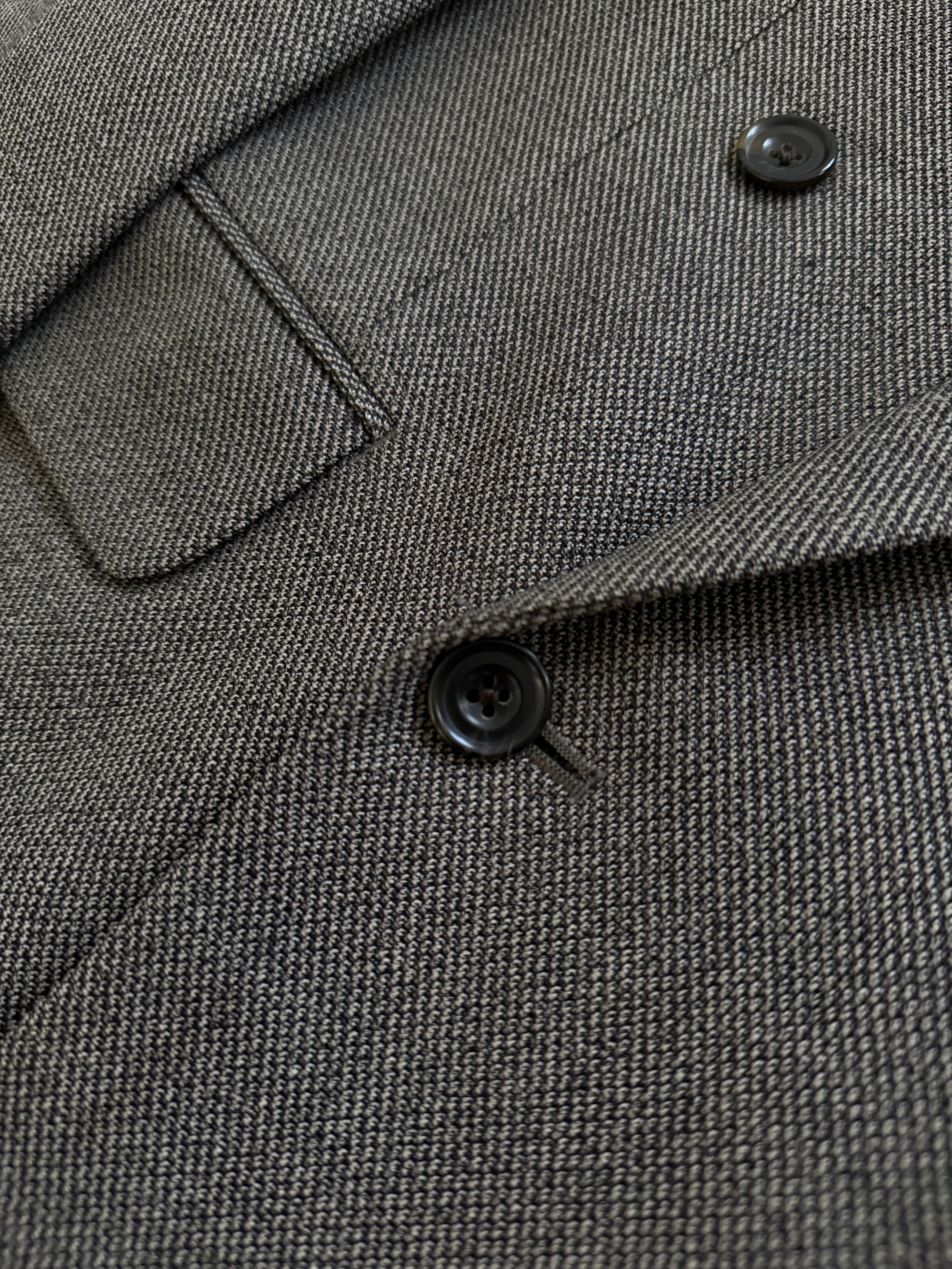 Burberry 1990s Peak Lapel Double Breasted Pleated Textured Taupe Grey Suit - Size M Jacket / 32" Waist