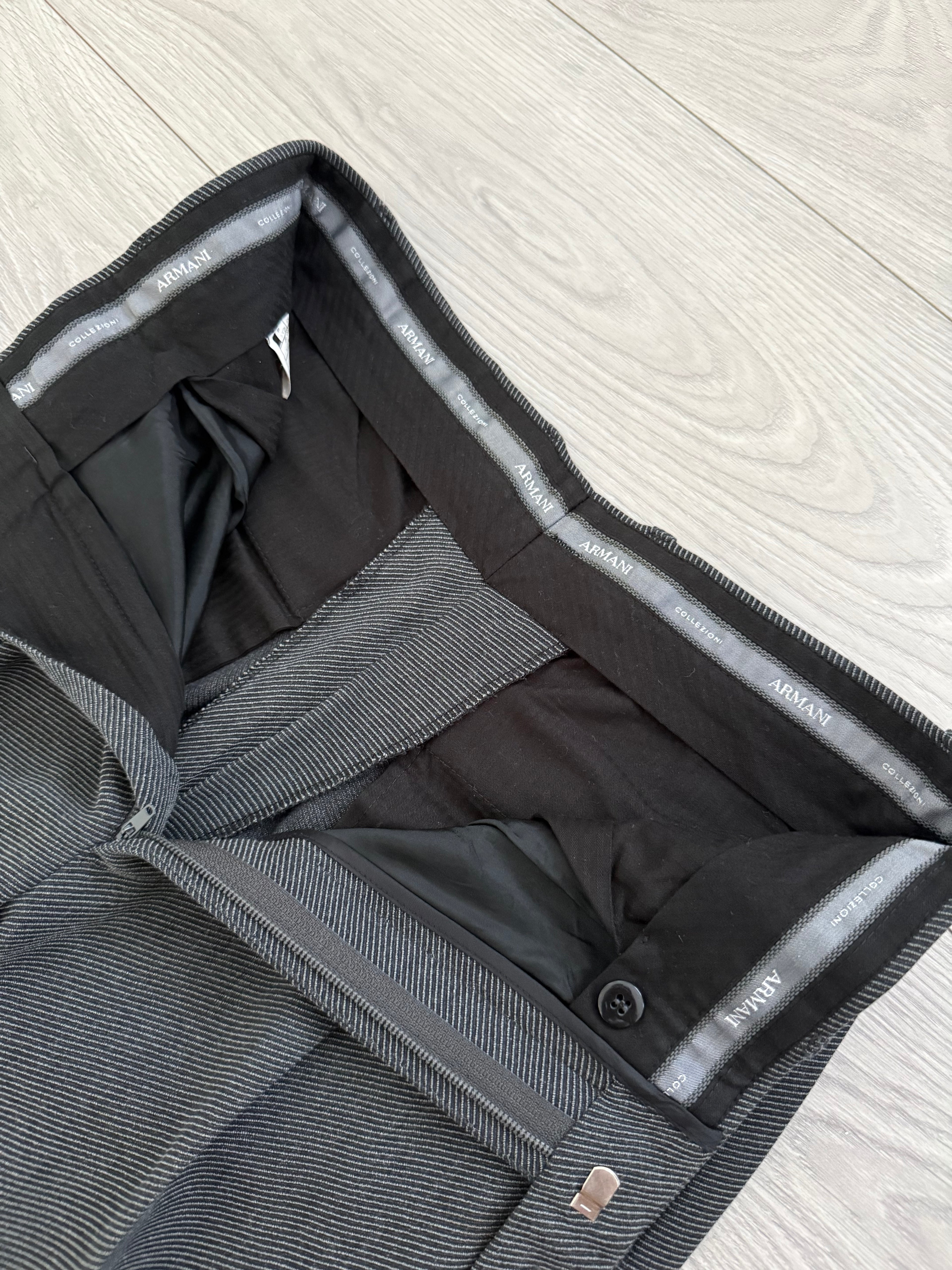 Armani 1990s 3B Twill Wool Cotton Pleated Grey Suit - Size S Jacket / 30" Waist