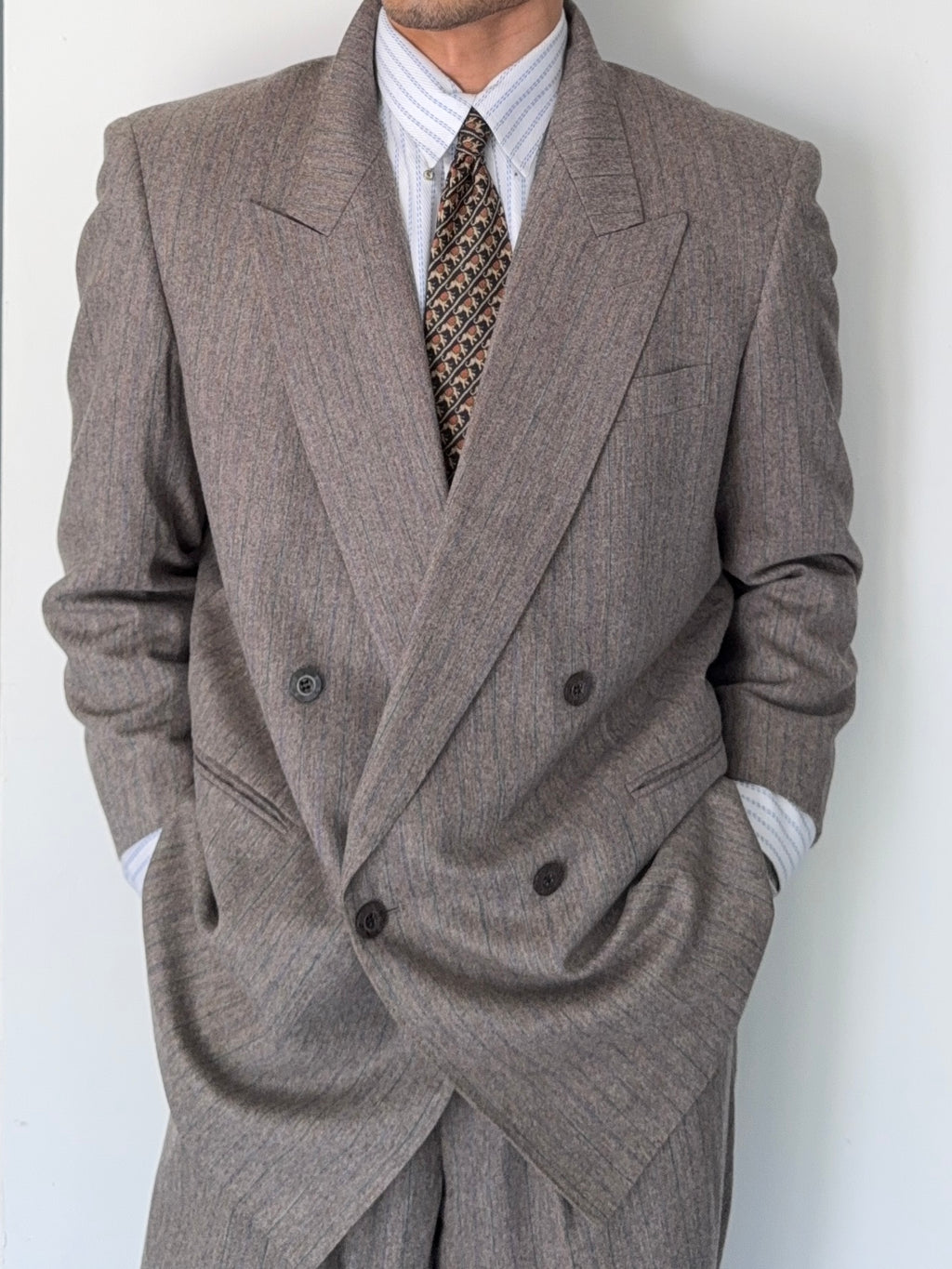Valentino 1980s Peaked Lapel Double Breasted Pleated Wool Suit - Size XL Jacket / 40" Waist