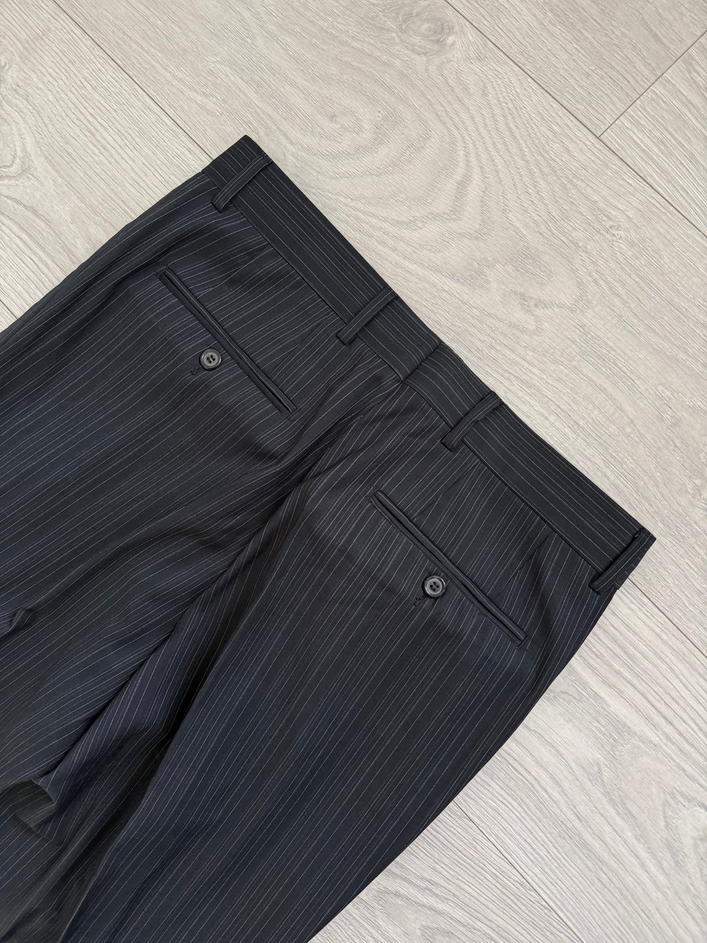 Hugo Boss 1990s 'Sigma' Striped Pleated Wool Suit Made in USA - Size M Jacket / 32" Waist