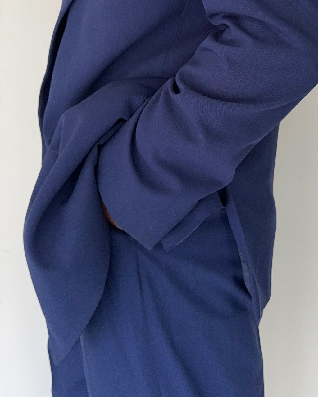 Versace 1980s Draped Hidden Button Peaked Lapel Double Breasted Pleated Wool Suit - Size L Jacket / 32" Waist
