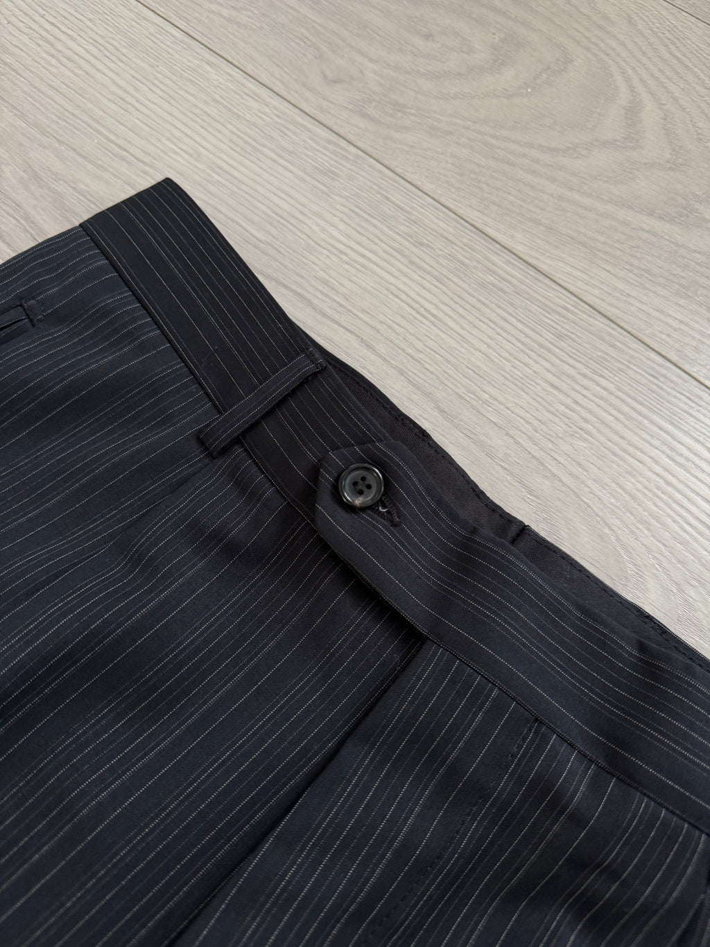 Hugo Boss 1990s 'Sigma' Striped Pleated Wool Suit Made in USA - Size M Jacket / 32" Waist