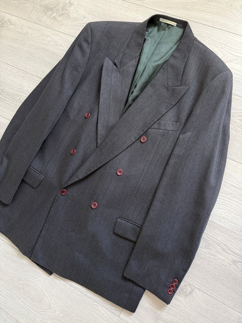 Louis Feraud Armani 1980s Peaked Lapel Double Breasted Pleated Pure New Wool Charcoal Grey Suit - Size XXL Jacket / 40" Waist
