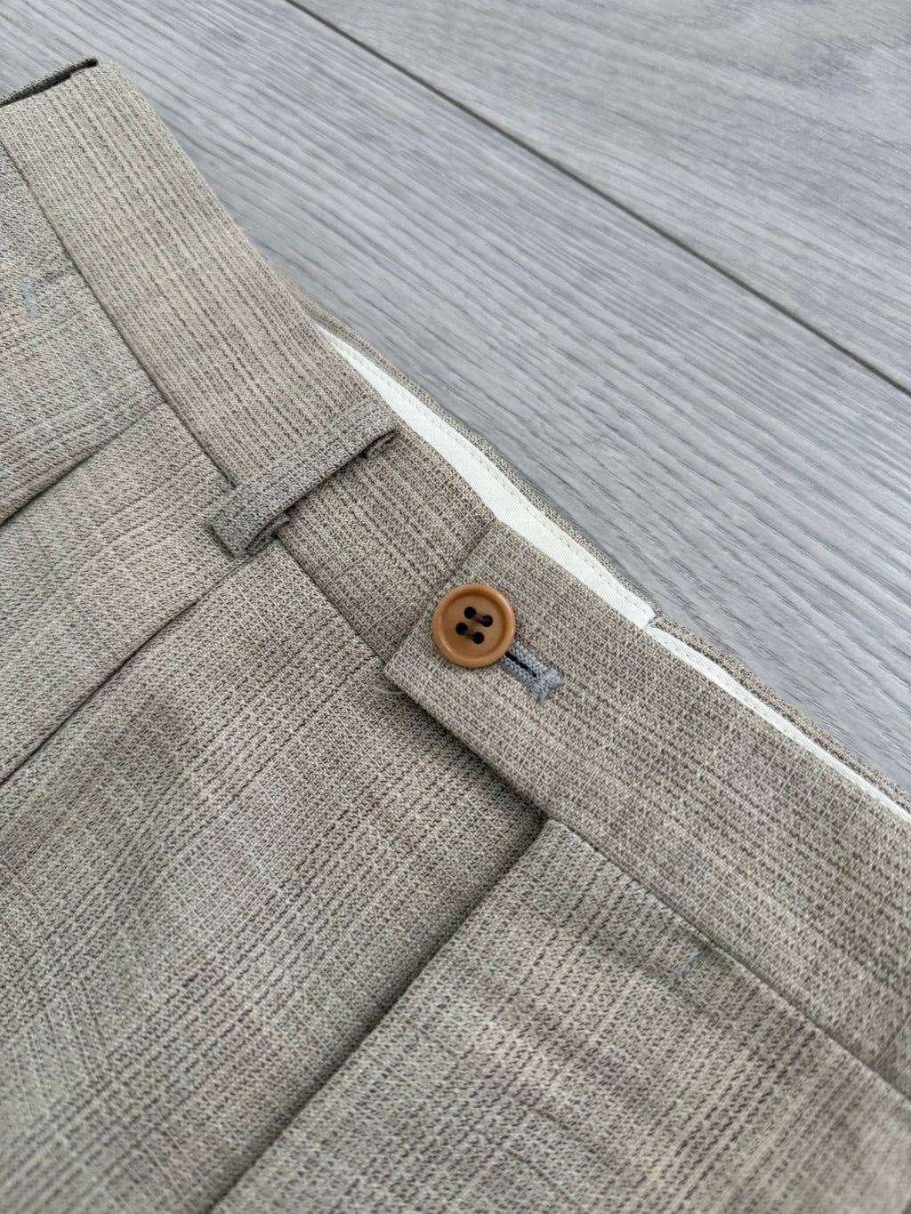 Paul Smith 1990s 2B Wool Silk Ecru Pleated Suit - Size S Jacket / 31" Waist